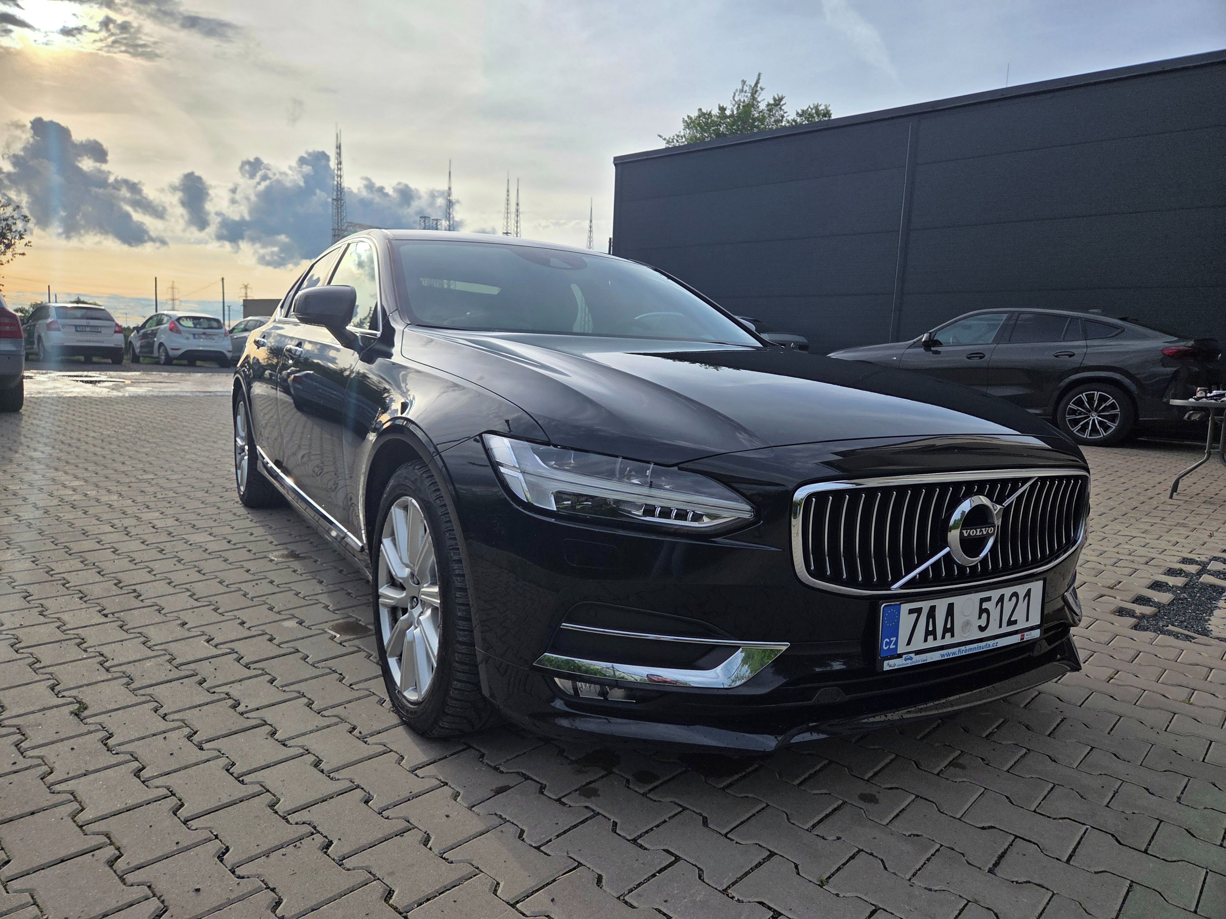 Volvo S90 - fotka 2