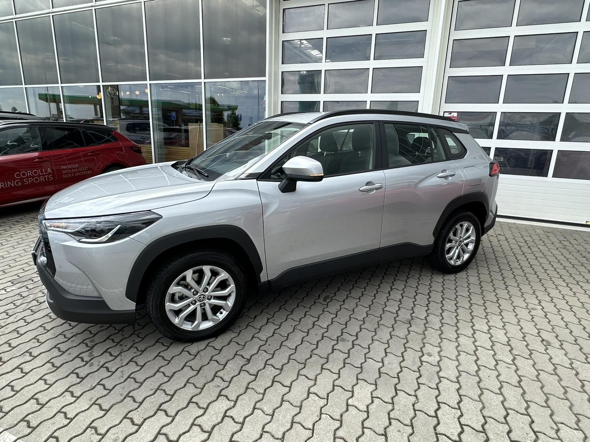 Toyota Corolla Cross, 1.8 HEV COMFORT BUSINESS - fotka 2
