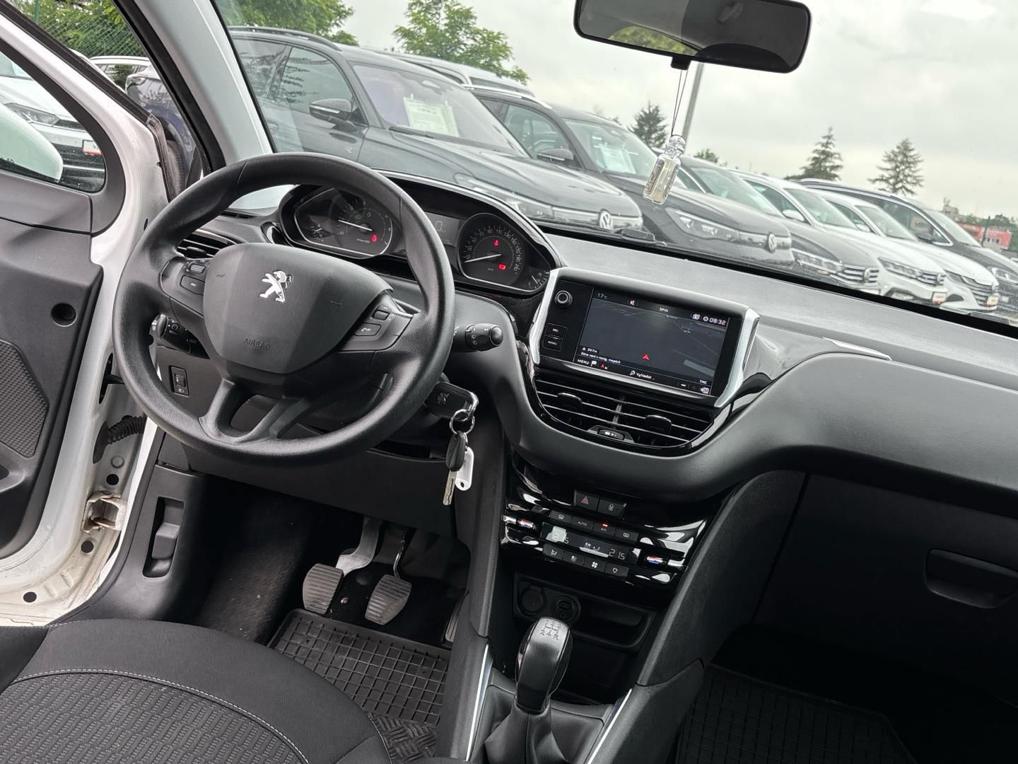 Peugeot 208, 1.2 PureTech / 60 kW - fotka 5