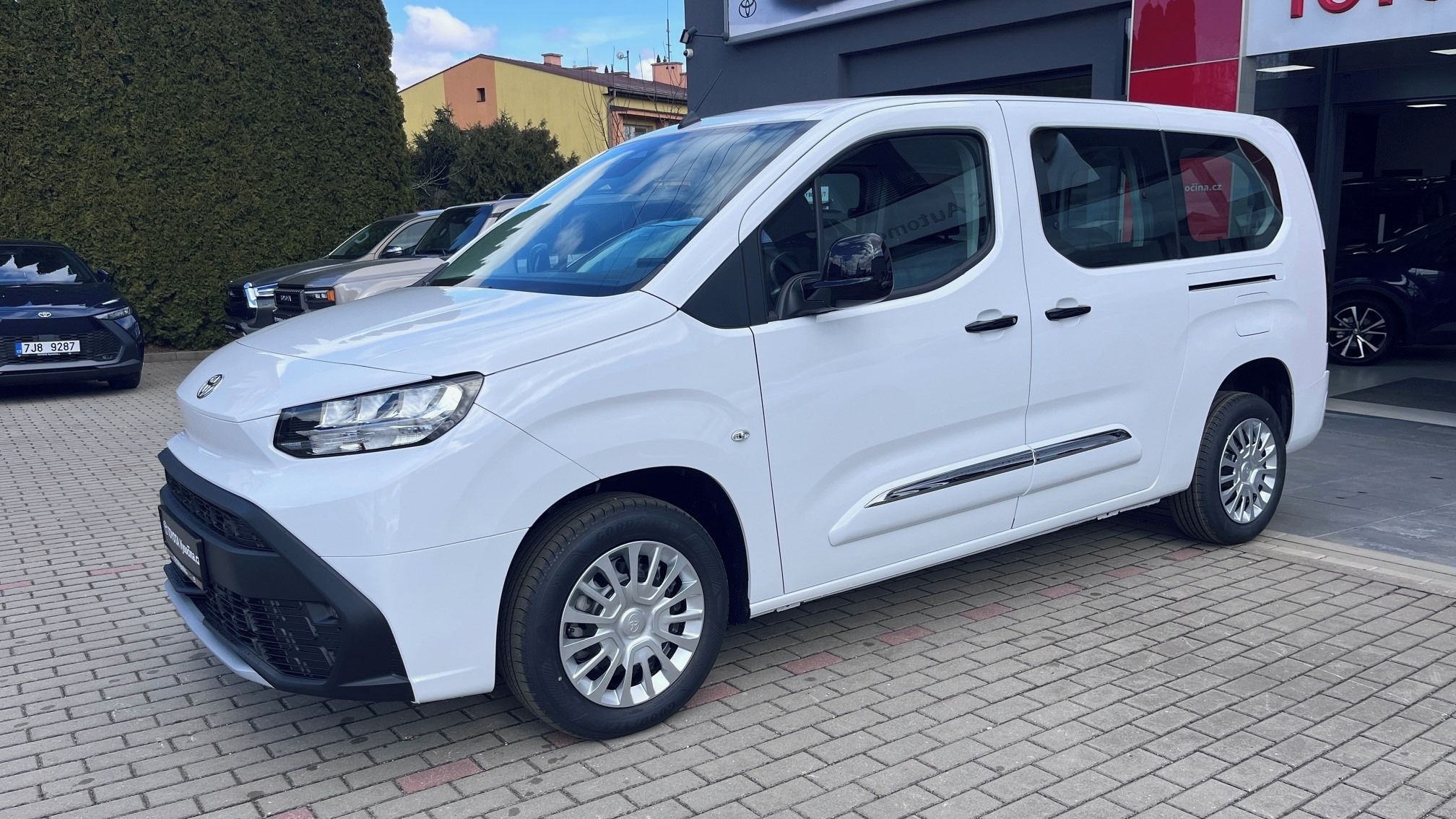 Toyota Proace City Verso, L2 1,5 100PS Business 5 míst - fotka 2