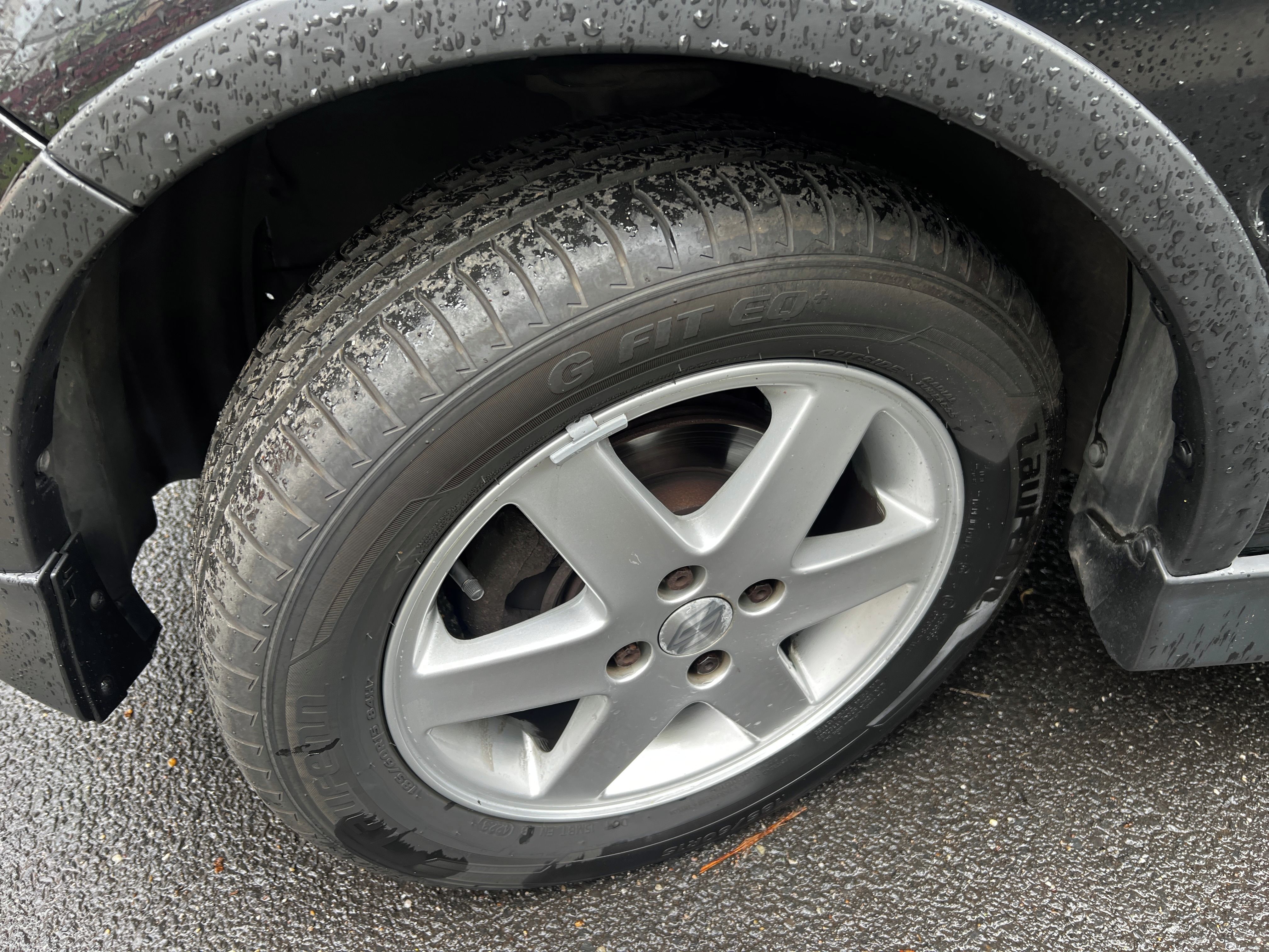 Suzuki Ignis, 1,5i 73 Kw, 140674 Km - fotka 6