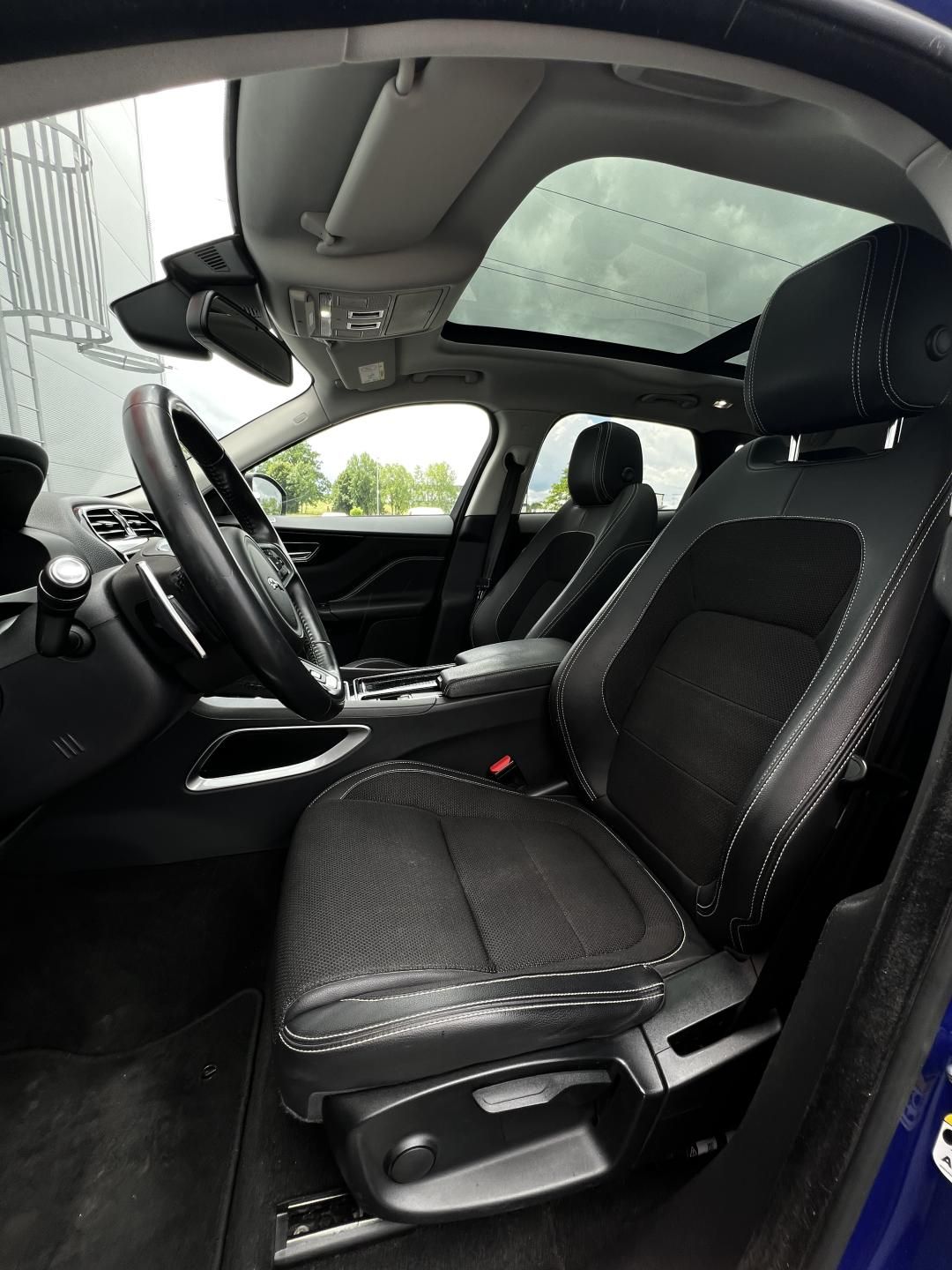 Jaguar F-Pace, 25D AWD 177kW R-Sport DPH TZ - fotka 6
