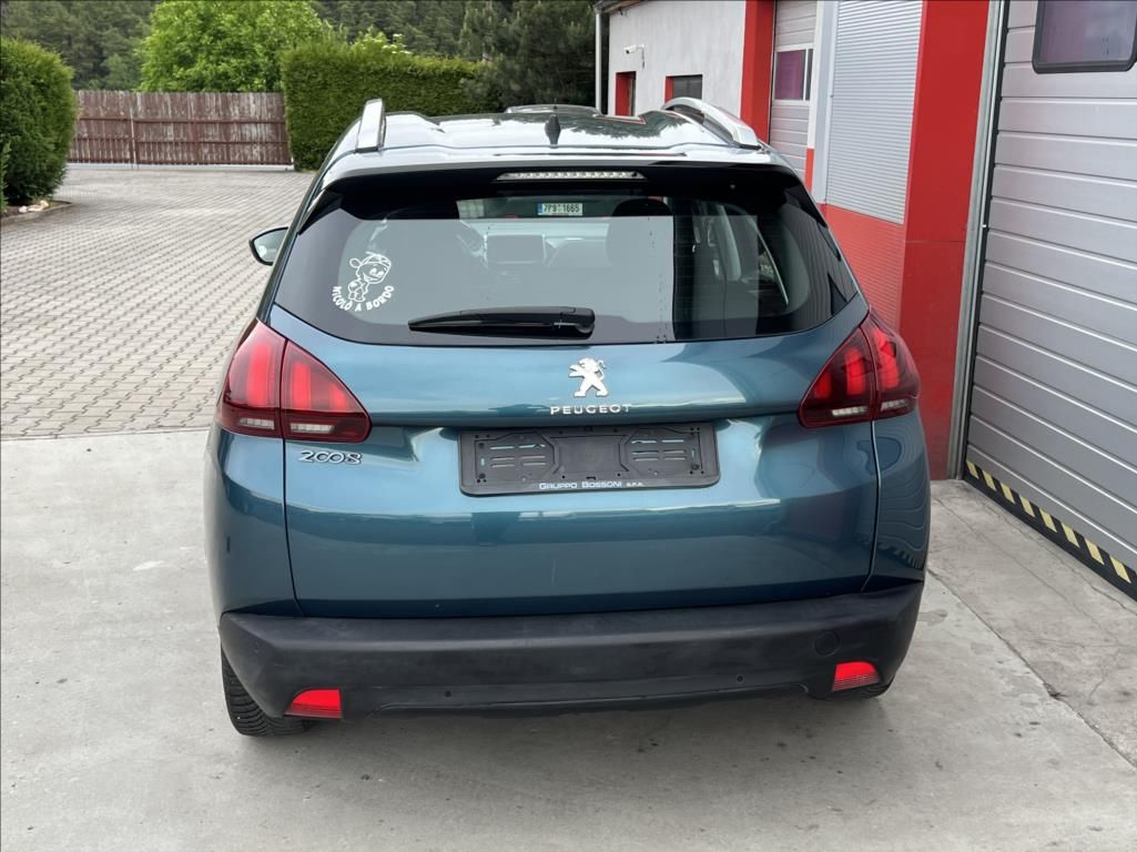 Peugeot 2008, 1,2 i Allure klima ALU - fotka 4