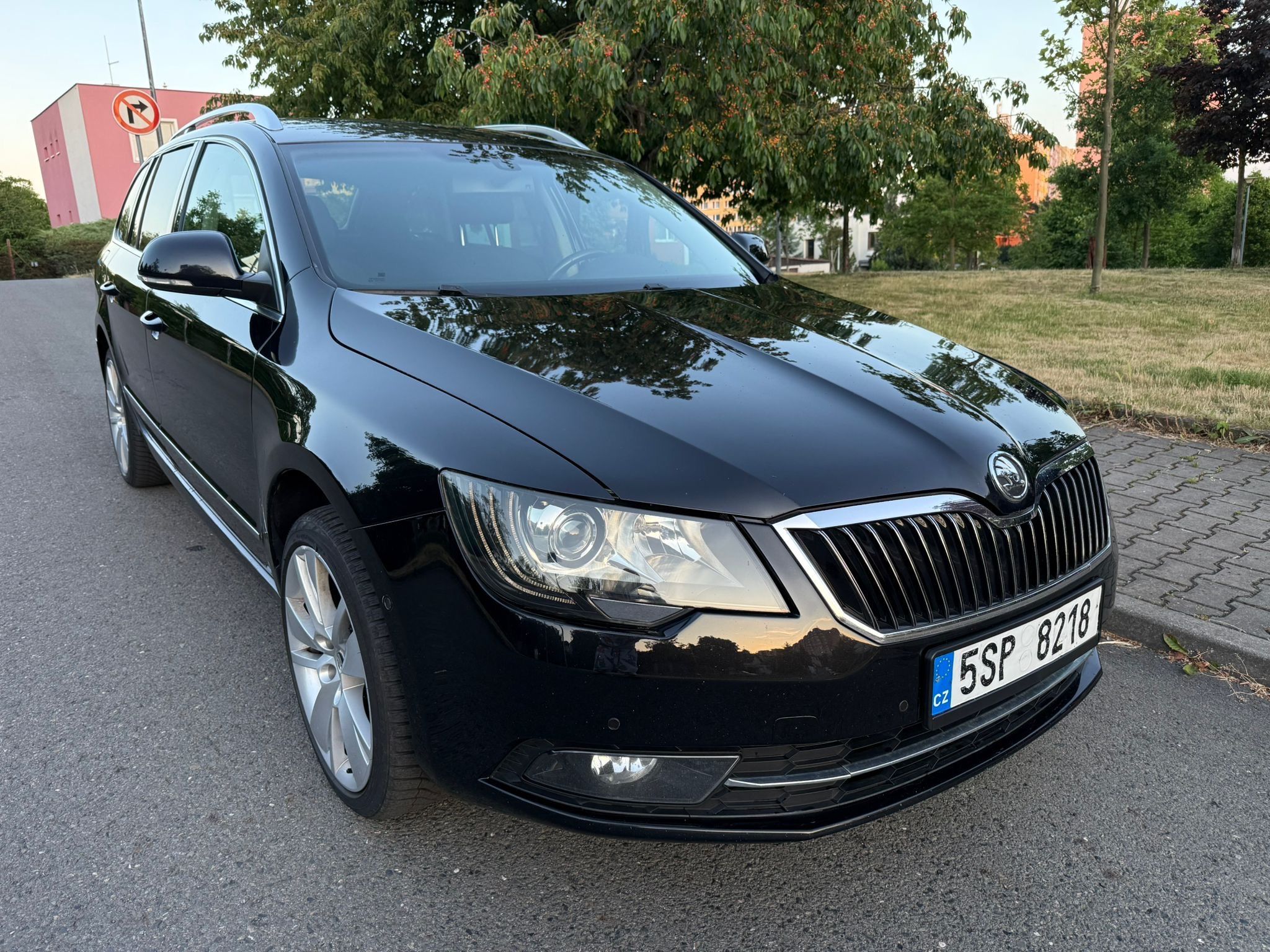 Škoda Superb, 2.0tdi 125kw dsg 4x4 výbava - fotka 5