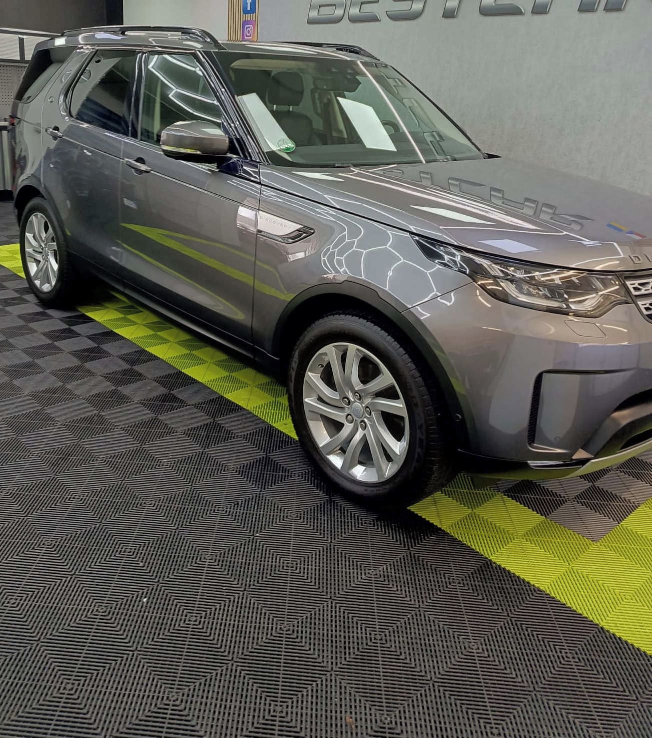 Land Rover Discovery, Land Rover Discovery 5 HSE TDV - fotka 5