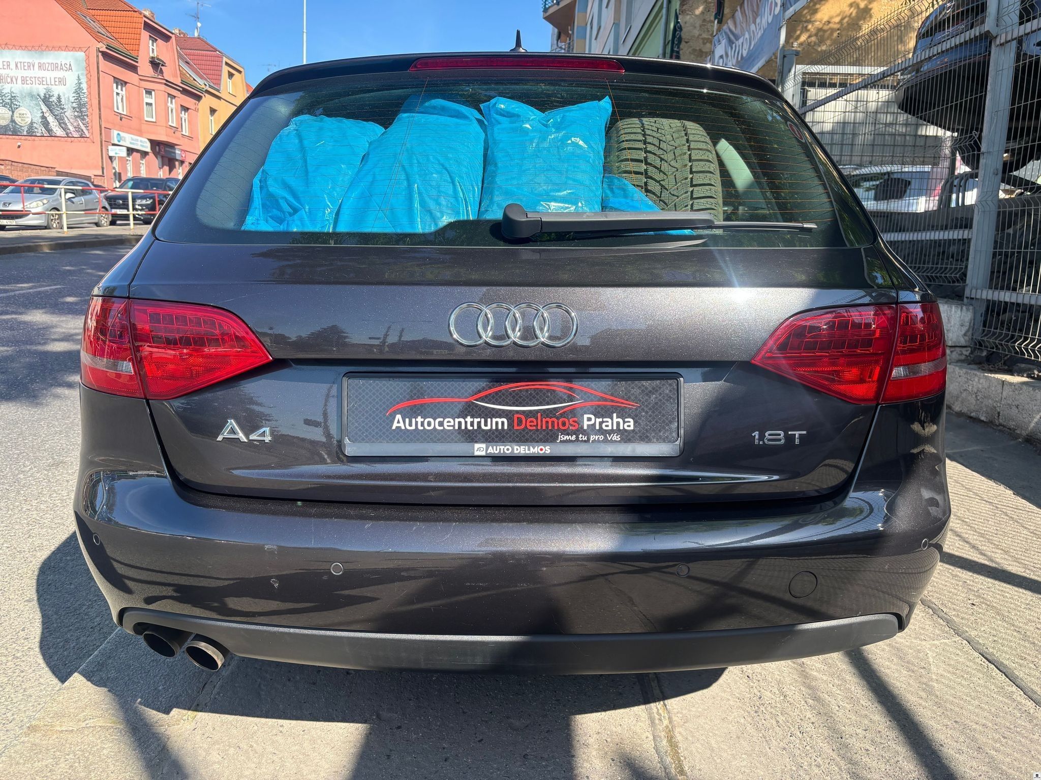 Audi A4, 1.8TSi/2010/S.KNIHA-MAN6-2.MAJ - fotka 4