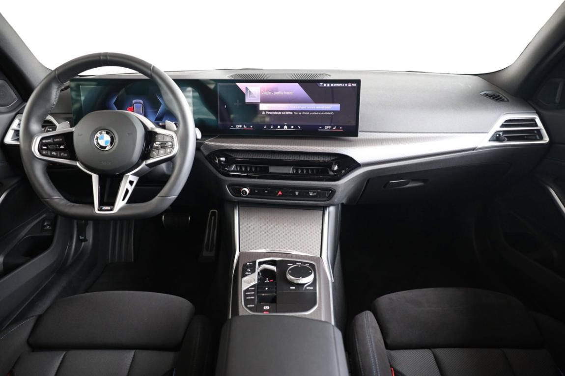 BMW Řada 3, 330i xDrive Touring - fotka 5