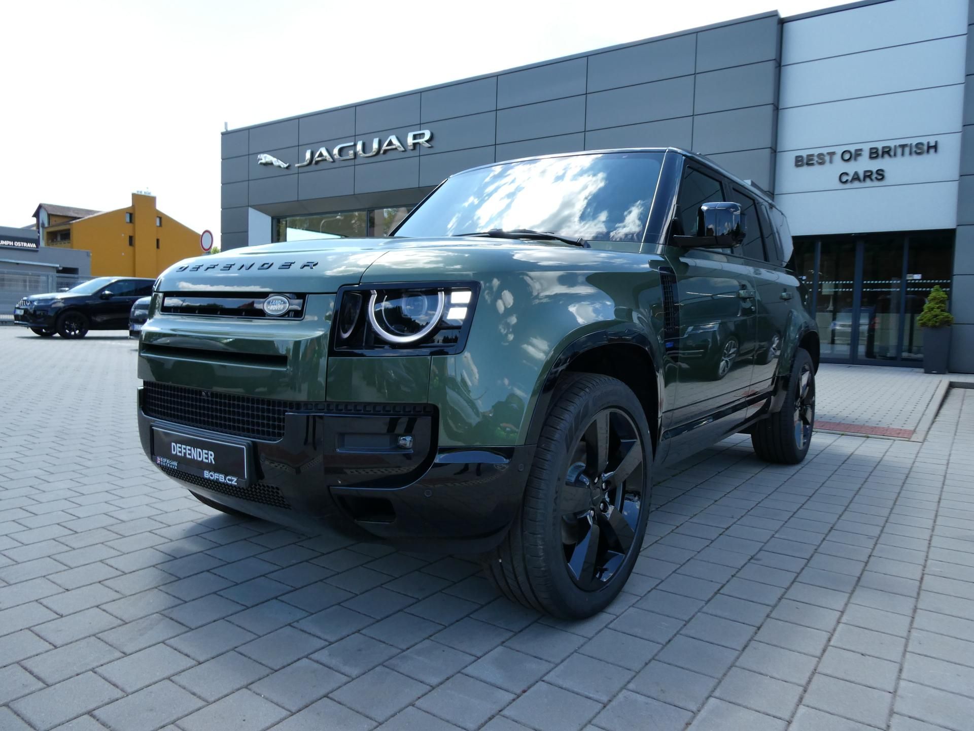 Land Rover Defender, 110 3,0 X-Dynamic SE D250 - fotka 3