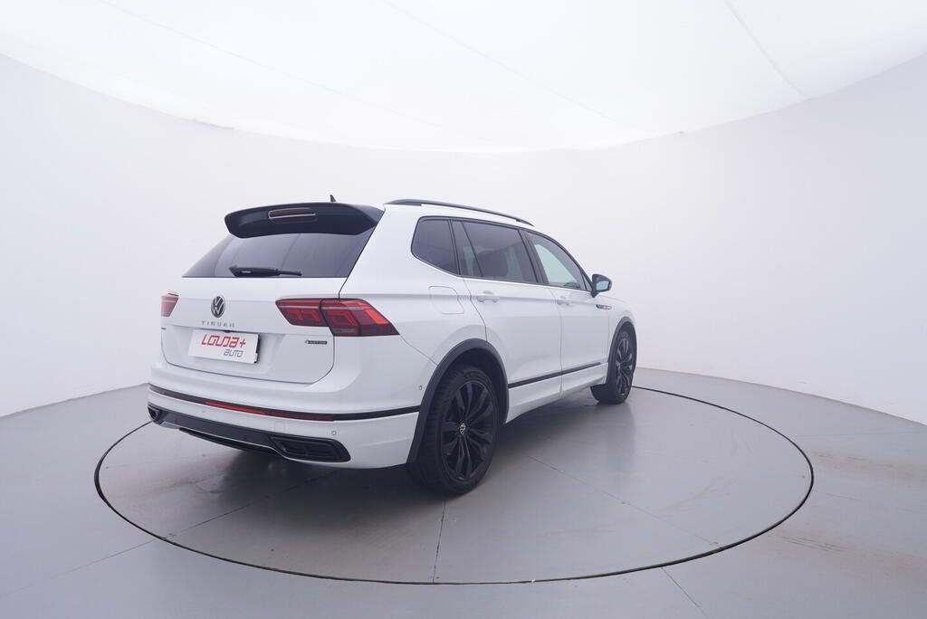 Volkswagen Tiguan, R-Line 2.0 TSI 180 kW - fotka 5