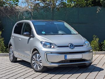 36kWh, Plná výbava, Servis