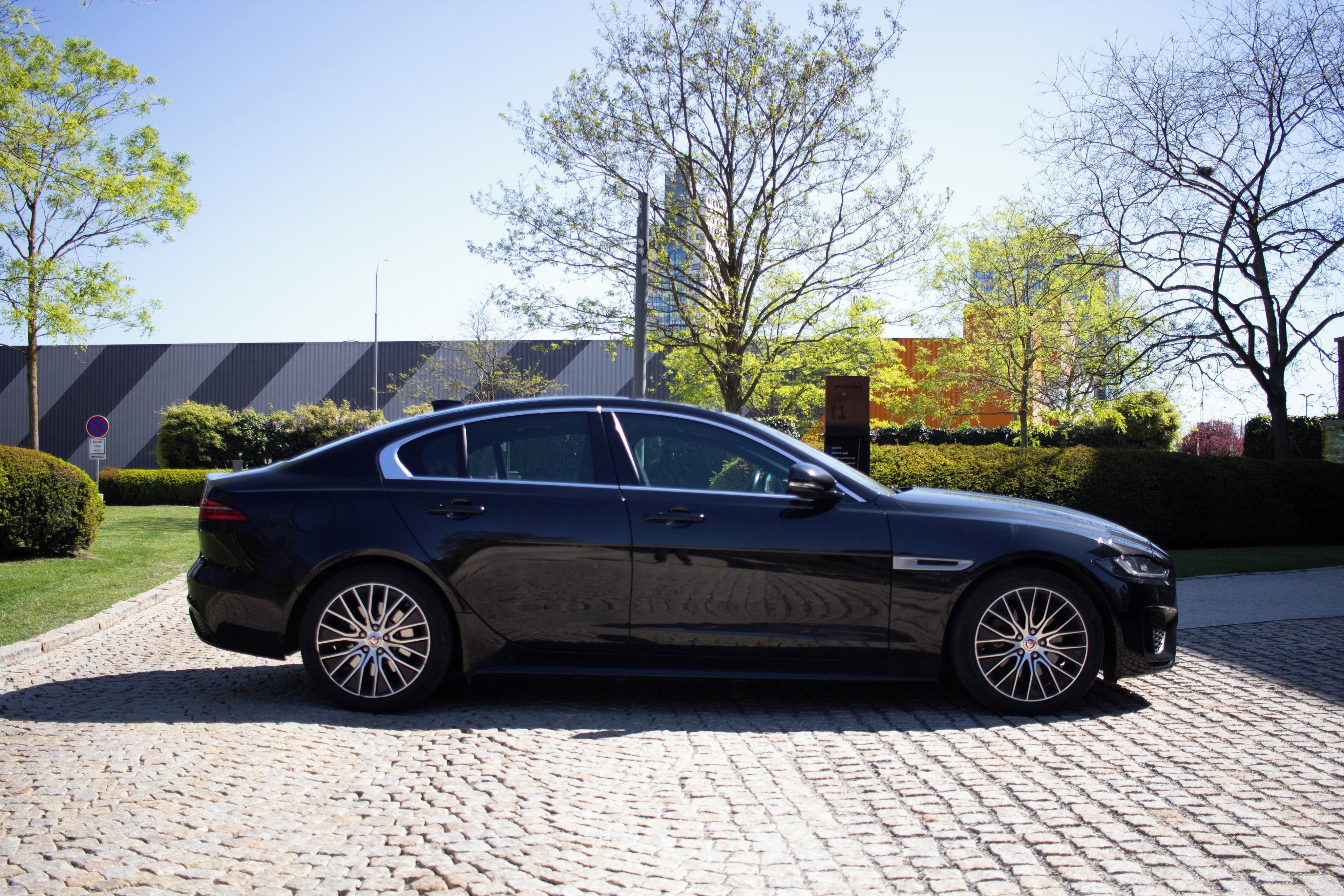 Jaguar XE, D180 R-Dynamic S s DPH - fotka 6
