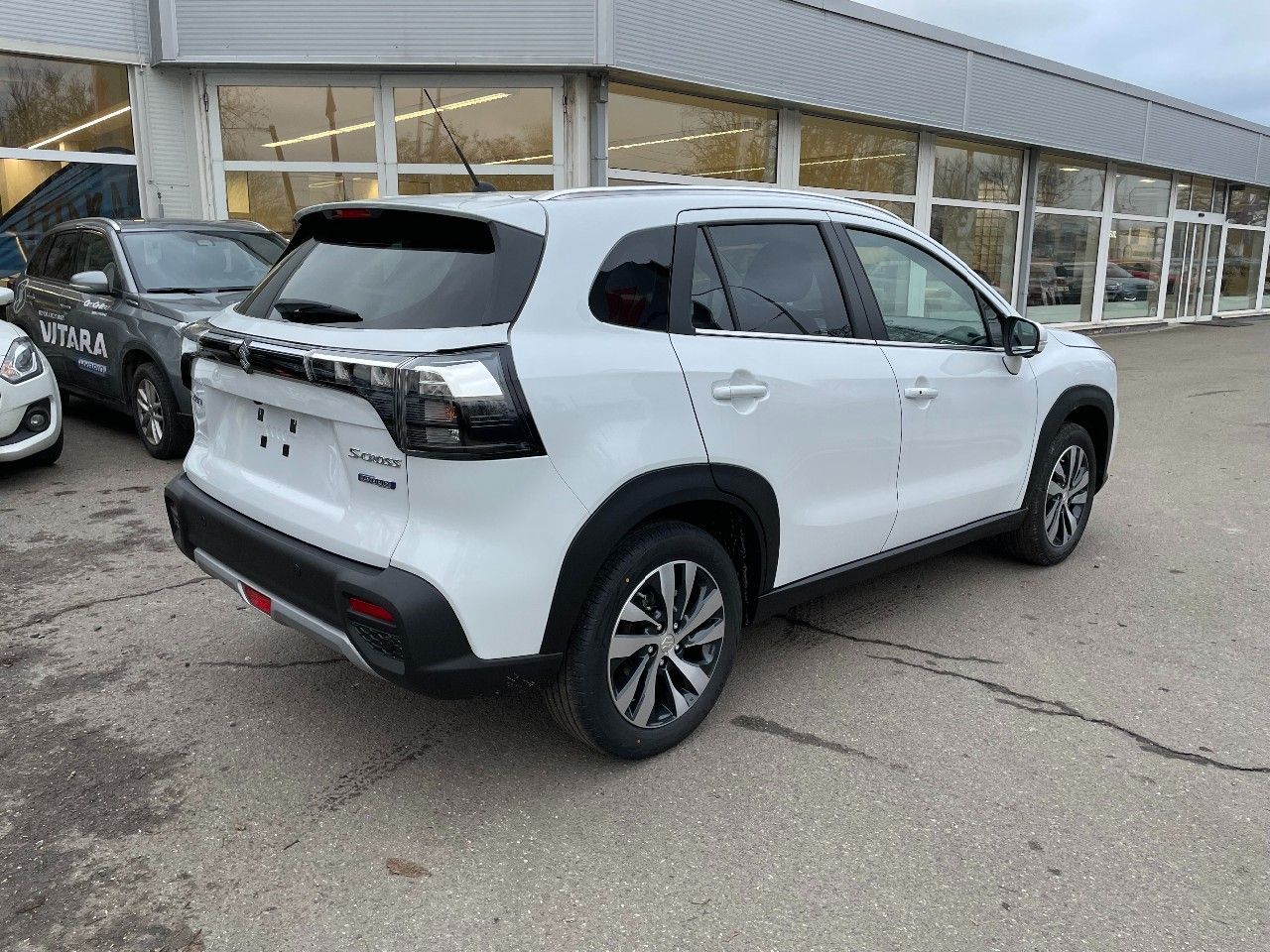Suzuki S-Cross, 4x4 Elegance - fotka 4