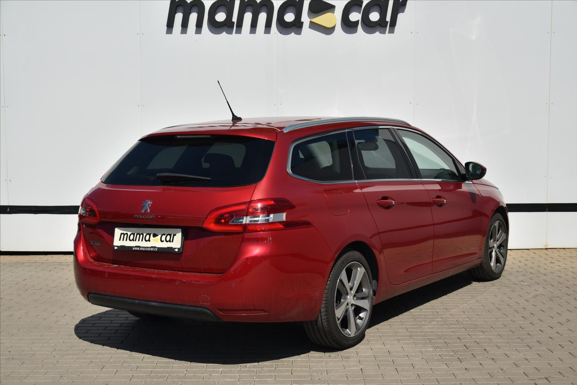 Peugeot 308, 1.5 HDI 96kW ALLURE 1.MAJ. ČR - fotka 2