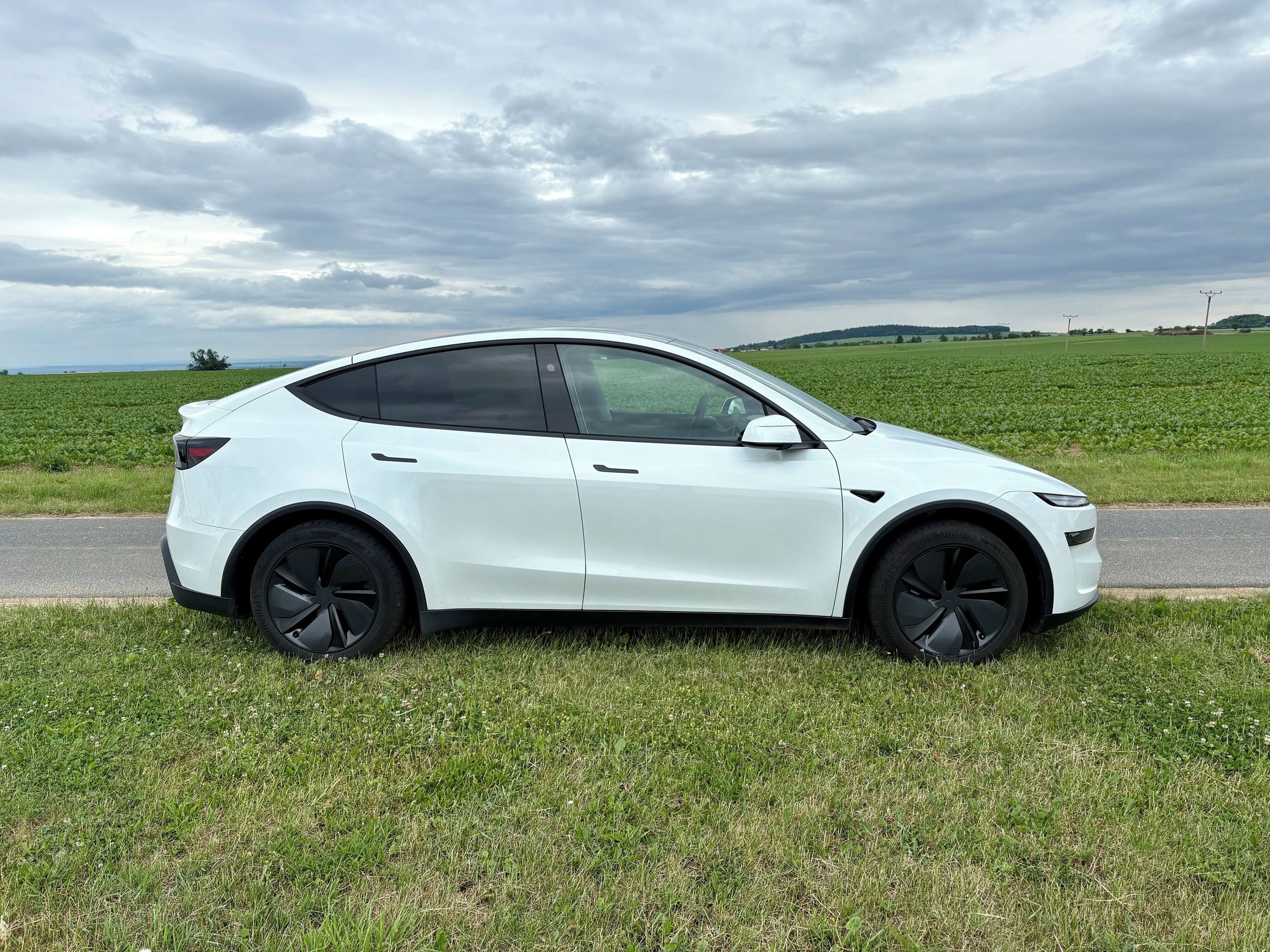 Tesla Model Y, Model Y Long Range Dual Motor - fotka 4