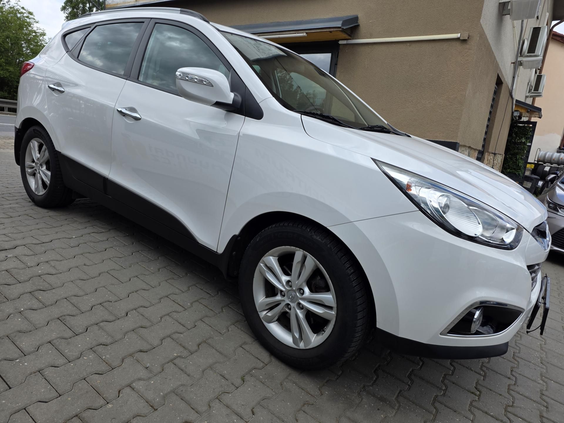 Hyundai ix35, 2.0-4x4-AUTOMAT-TEMPOMAT - fotka 3
