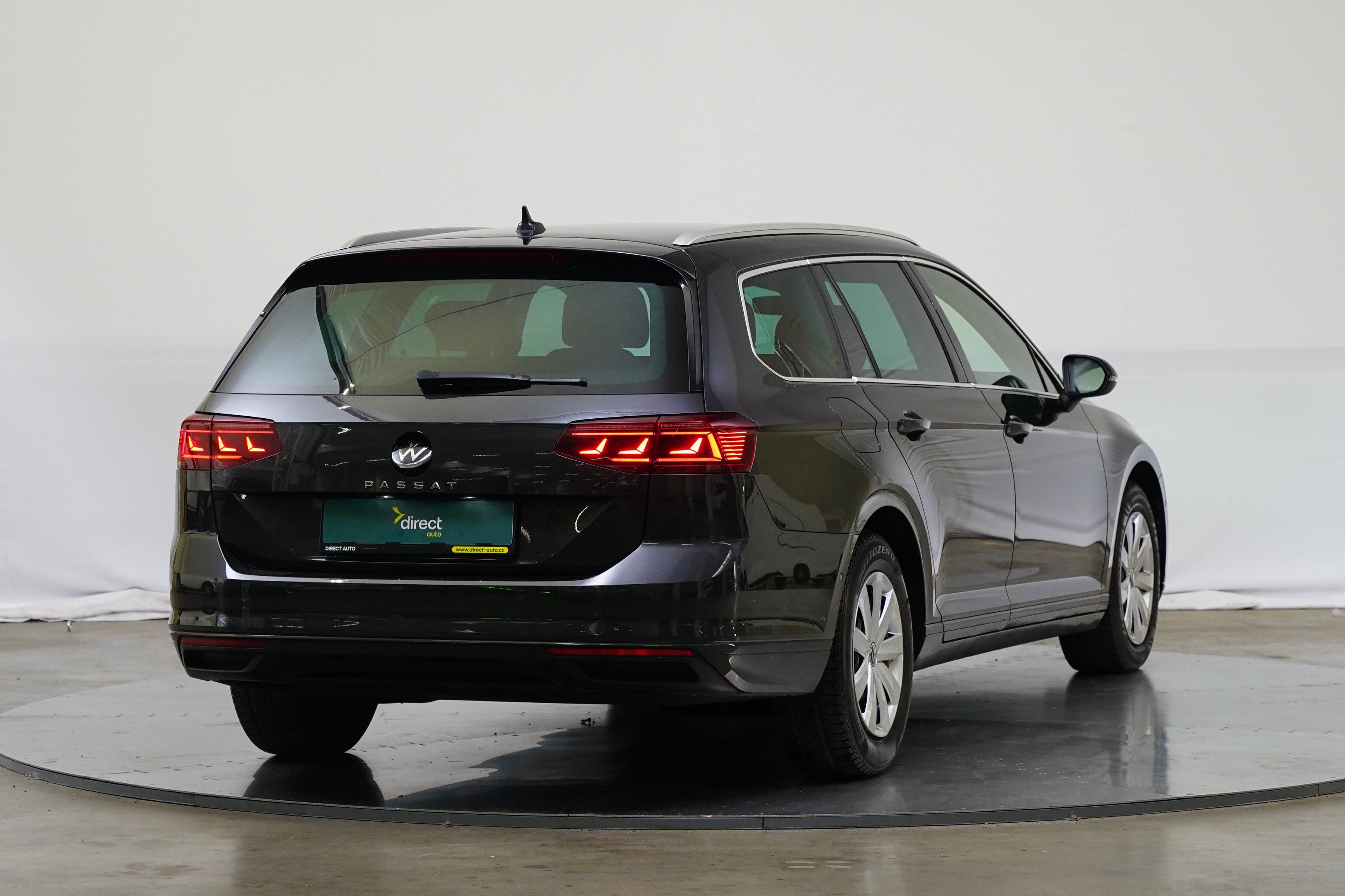 Volkswagen Passat, 2.0 TDI 110 kW Business - fotka 3