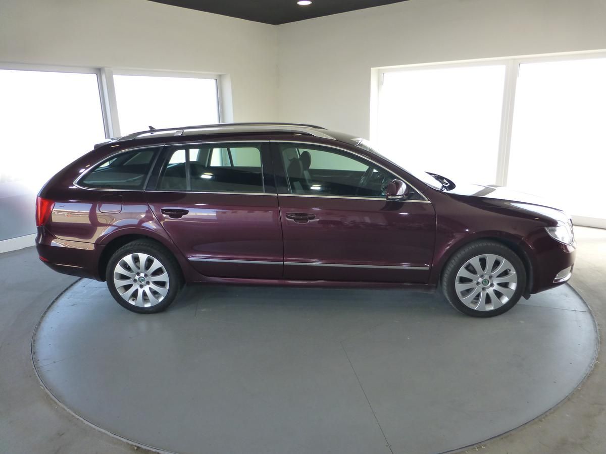 Škoda Superb, 2,0TDI*VYHŘ.S**XENONY**WEBASTO - fotka 5