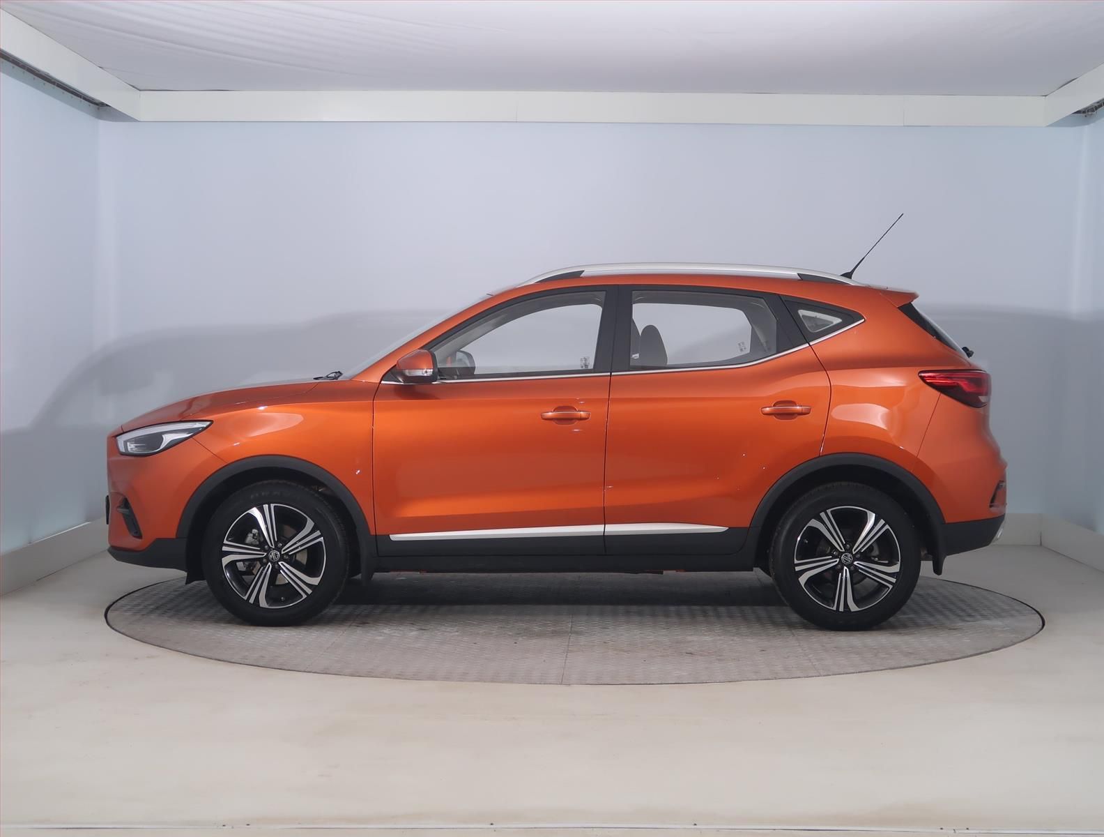 MG ZS, 1.5, Essential Plus, ČR,1.maj - fotka 3