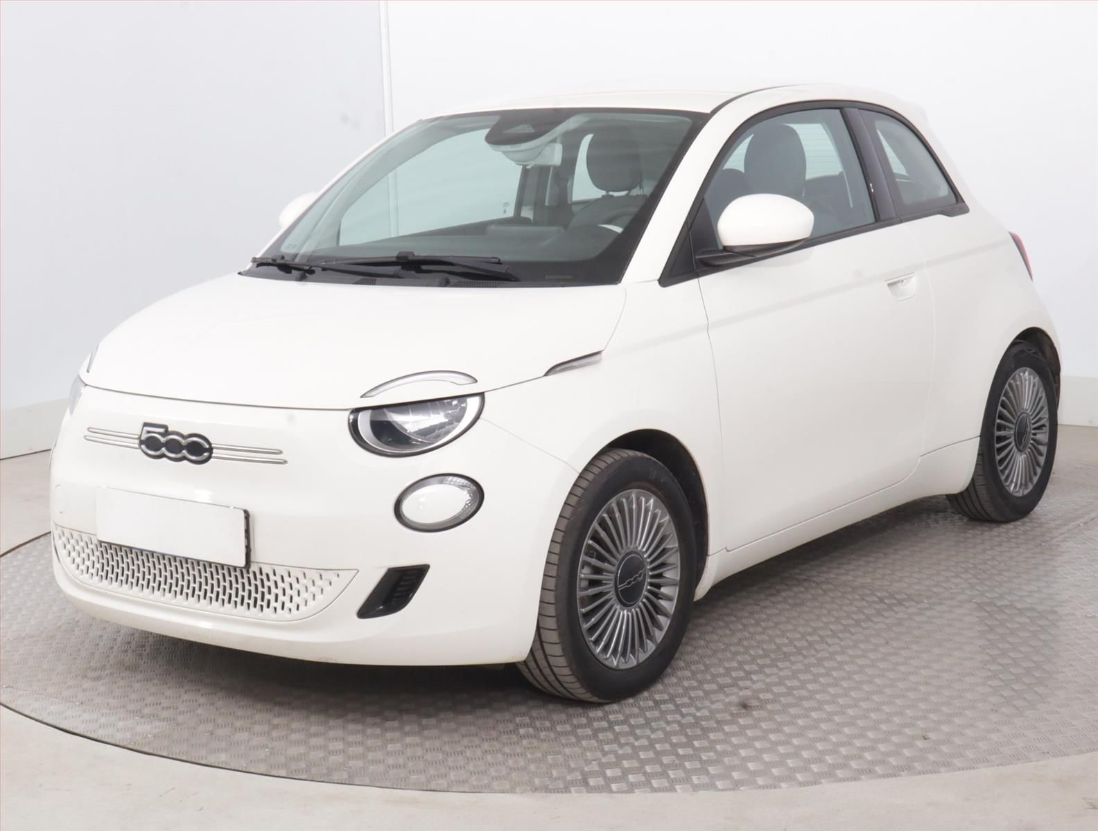 Fiat 500E, 42 kWh, Automat, Navi - fotka 2