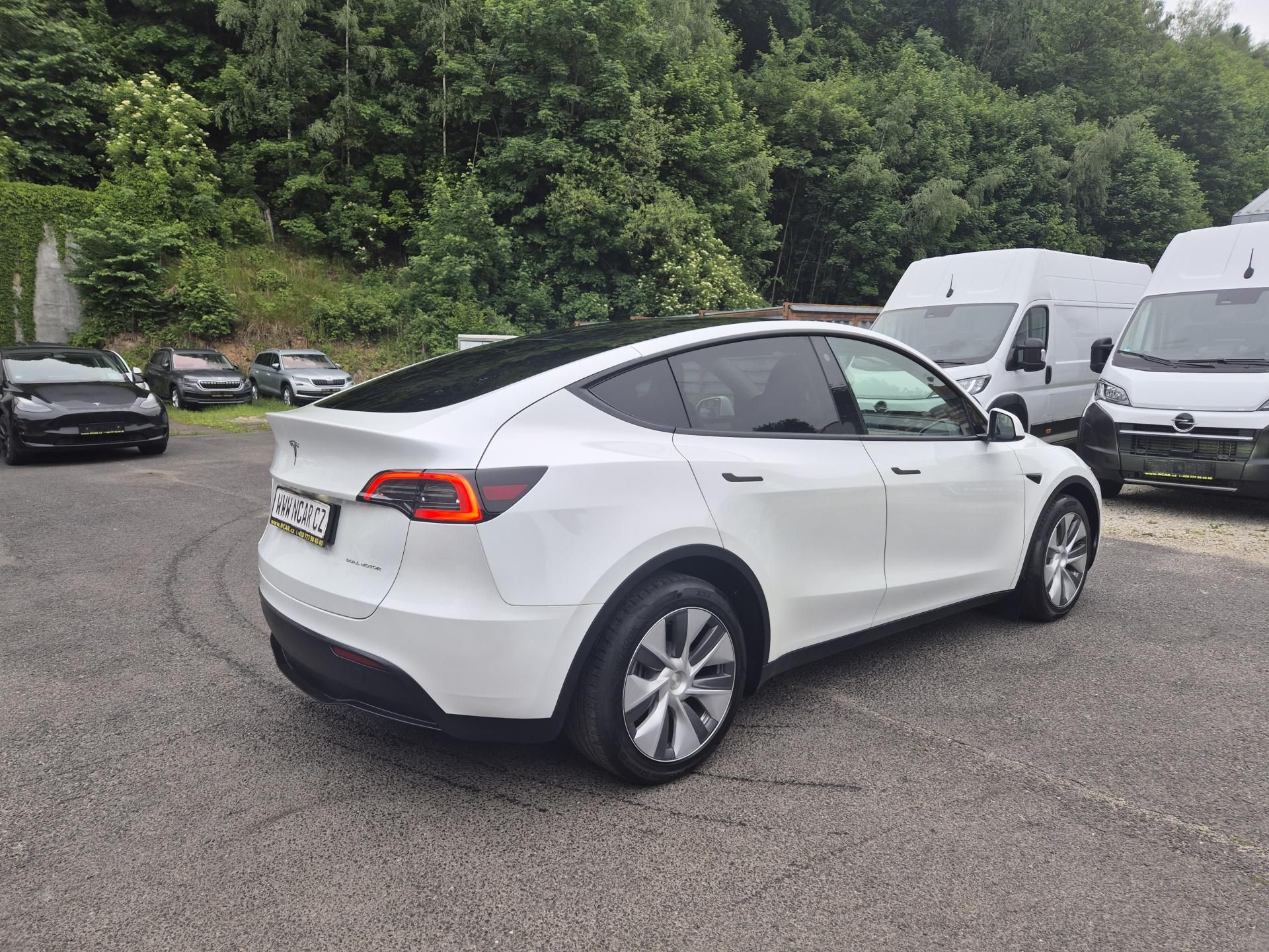Tesla Model Y, LONG RANGE DUAL MOTOR  92% - fotka 5
