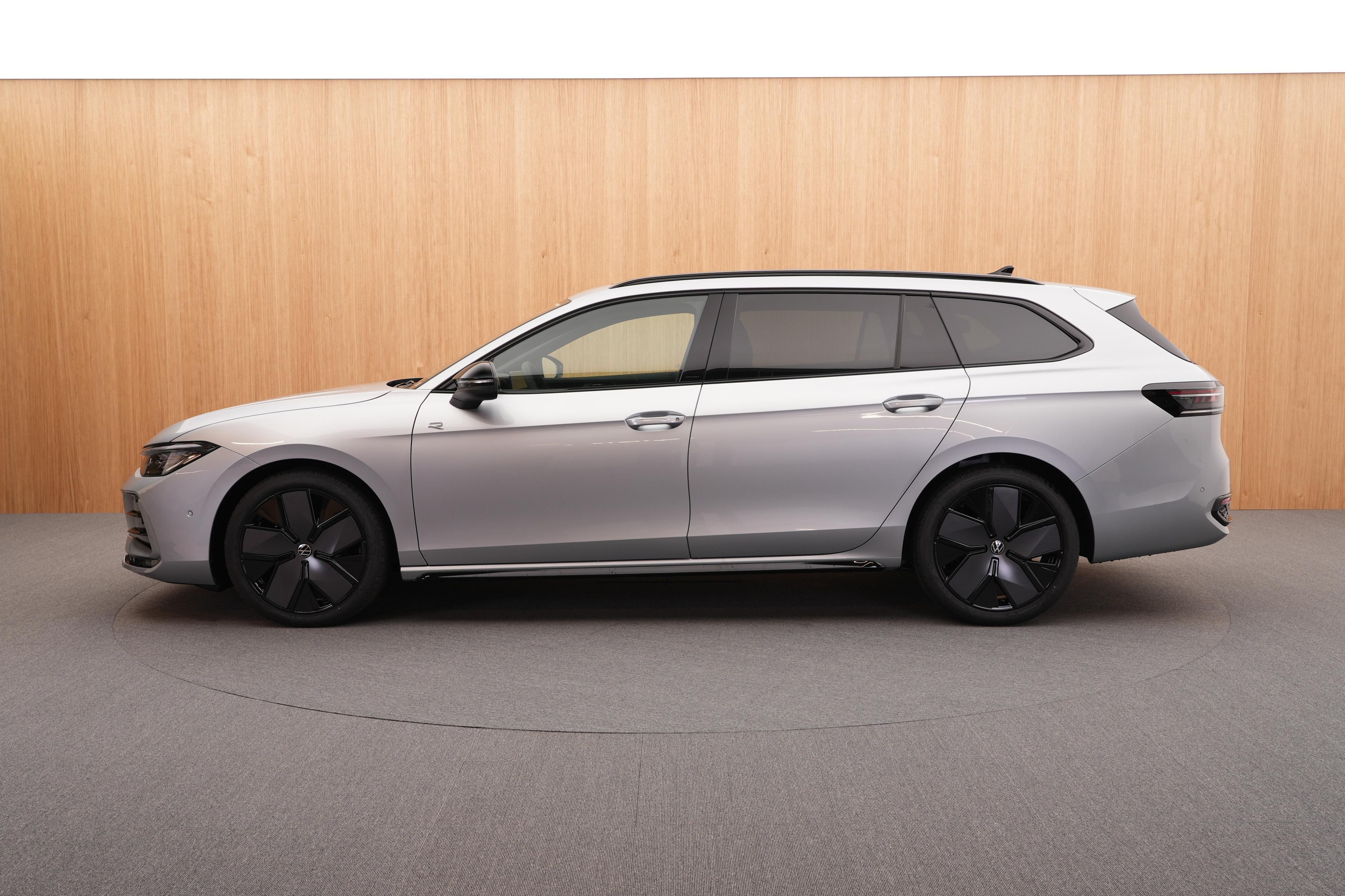 Volkswagen Passat, R-Line People 2.0 TDI 4x4 DSG - fotka 2