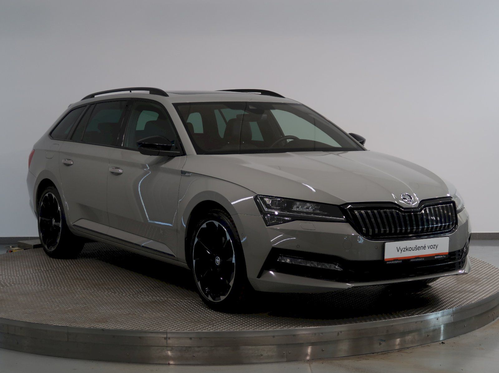 Škoda Superb, iV SPORTLINE 1.4TSI 115KW DSG - fotka 6