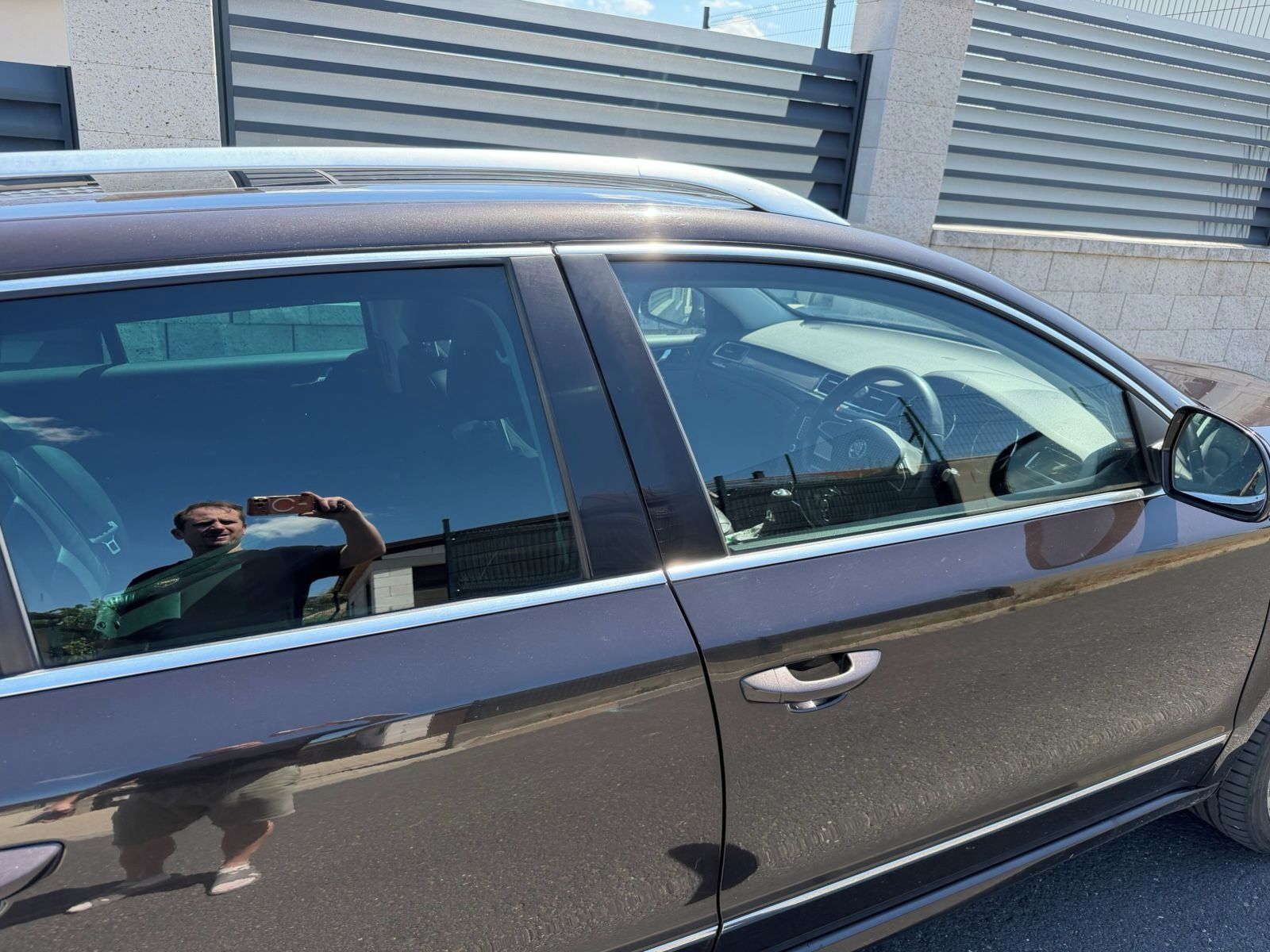 Škoda Superb, 2.0TDI 4x4 DSG Laurin&Klement - fotka 2