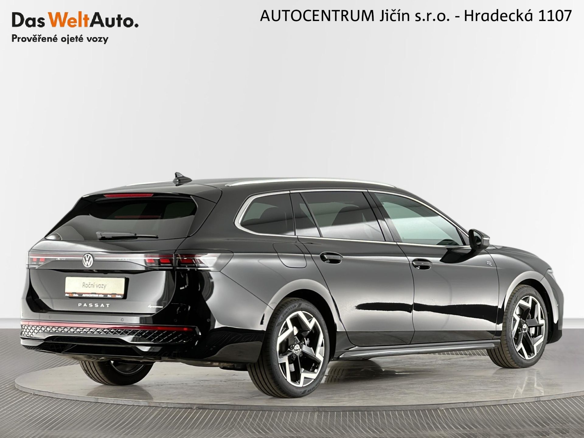 Volkswagen Passat, R-Line 2.0 TSI 195kW 4Motion D - fotka 2