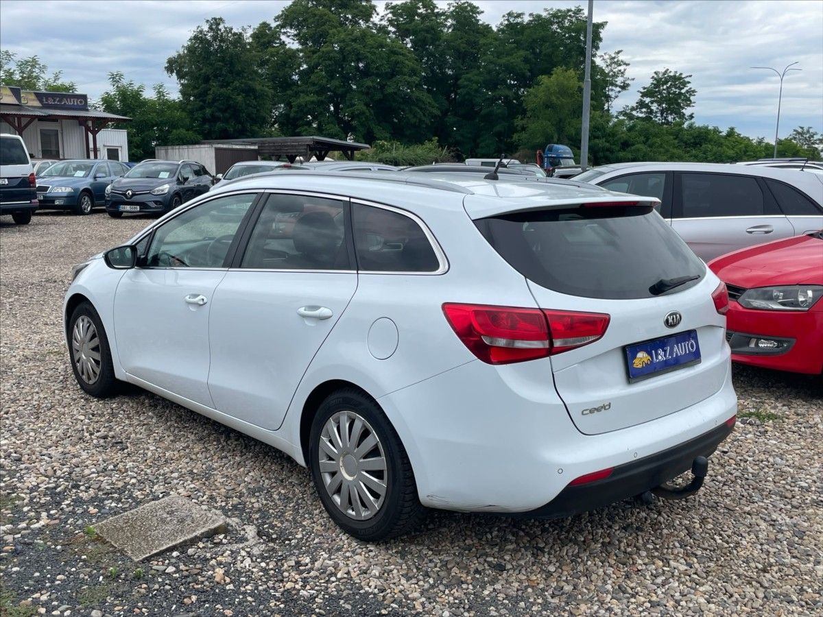 Kia Cee´d, 1,6 GDi - fotka 4