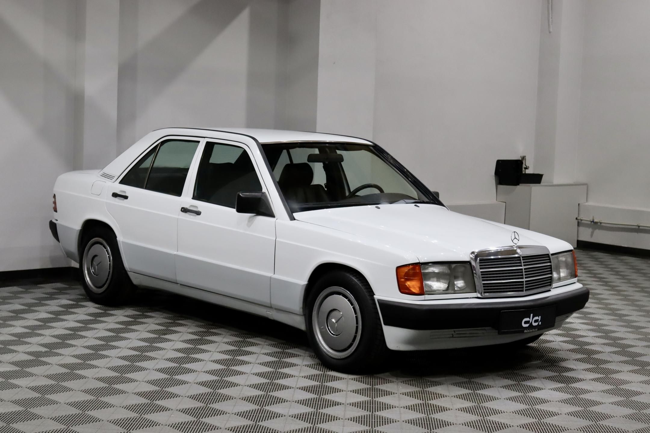 Mercedes-Benz 190, D 2.5 OM602 W201 - fotka 2