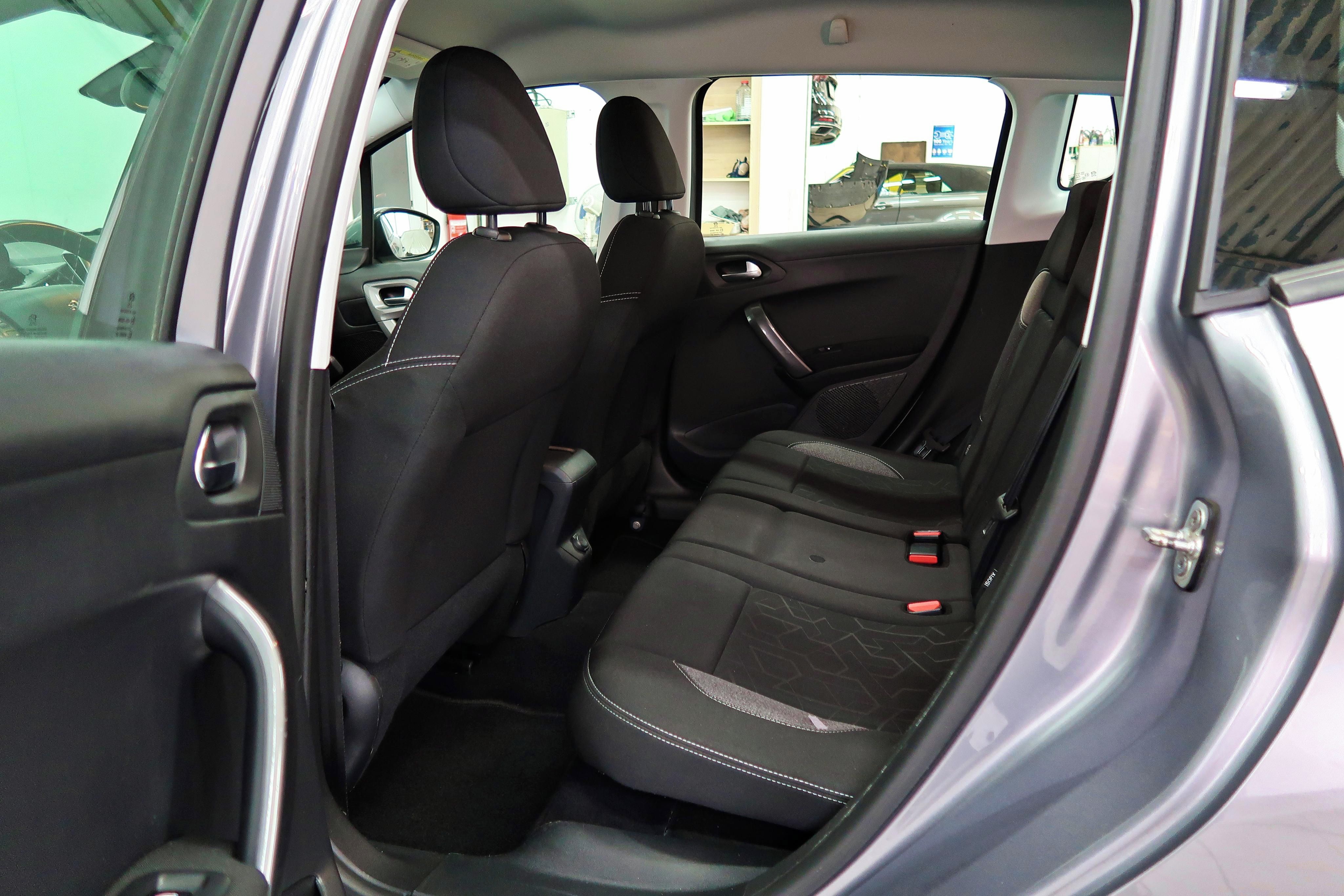 Peugeot 2008, 1.2 VTi ROZVODY,VÝHŘEV,ZÁRUKA - fotka 6