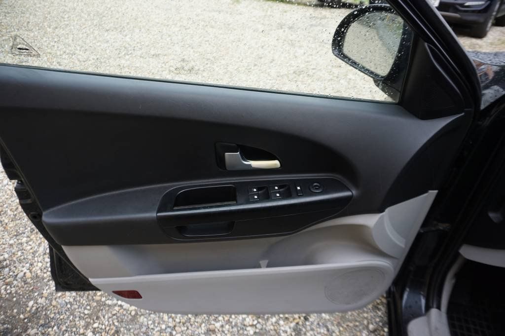 Kia Cee´d, 1,4 NOVÉ VČR - fotka 6