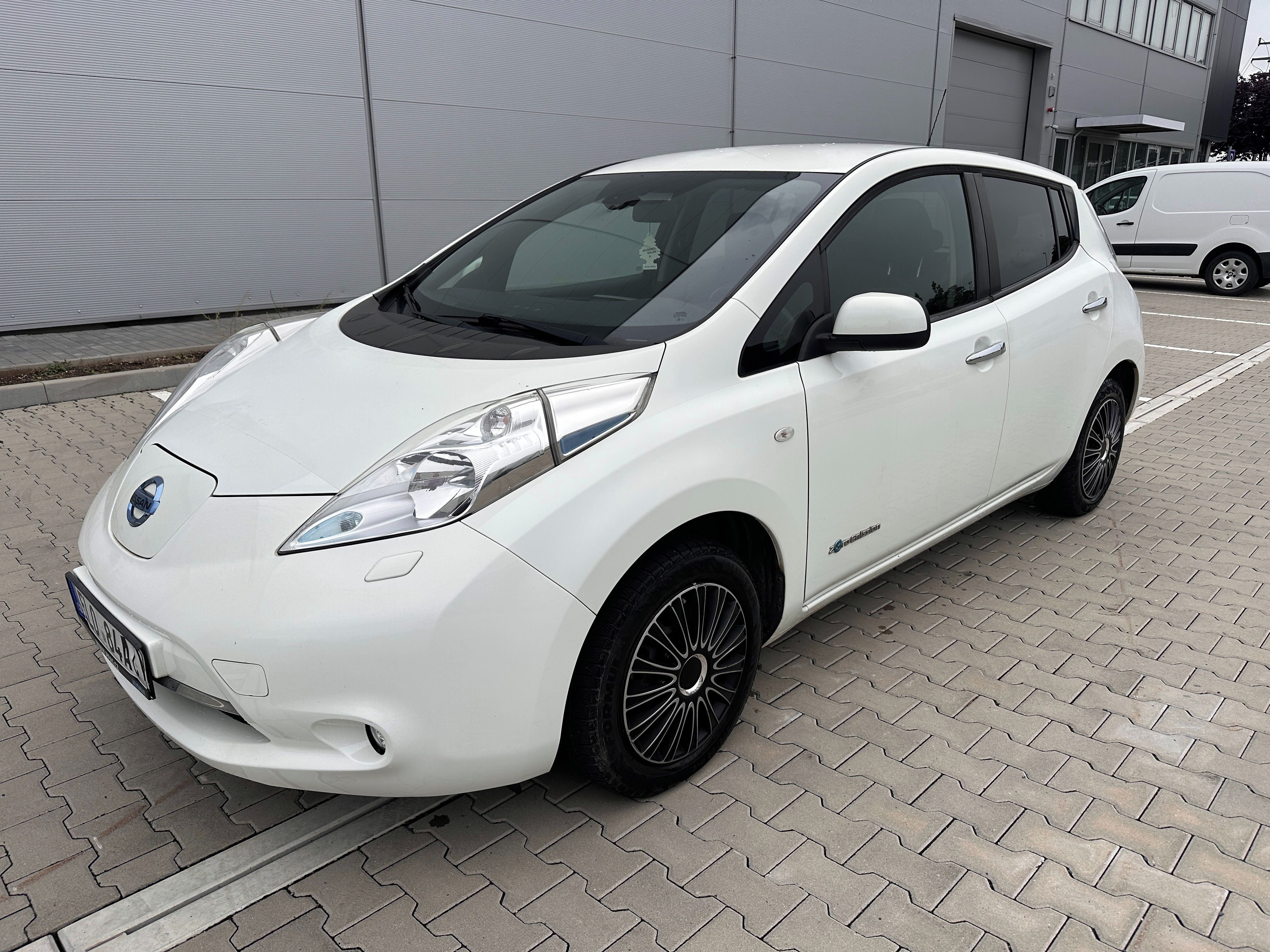 Nissan LEAF, 30kWh, ČR, po 1.maj., DPH !!!