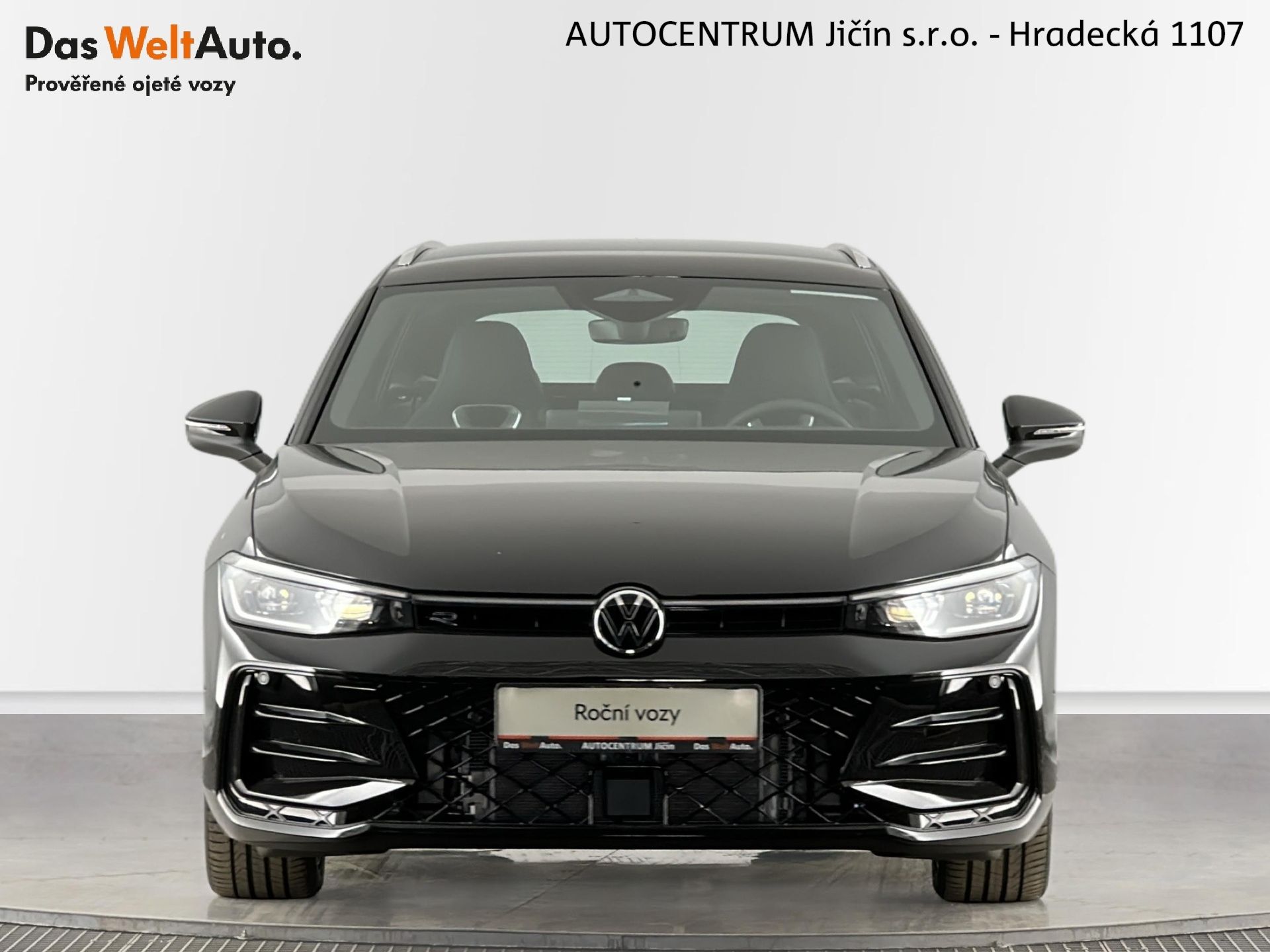 Volkswagen Passat, R-Line 2.0 TDI 142kW 4Motion D - fotka 4