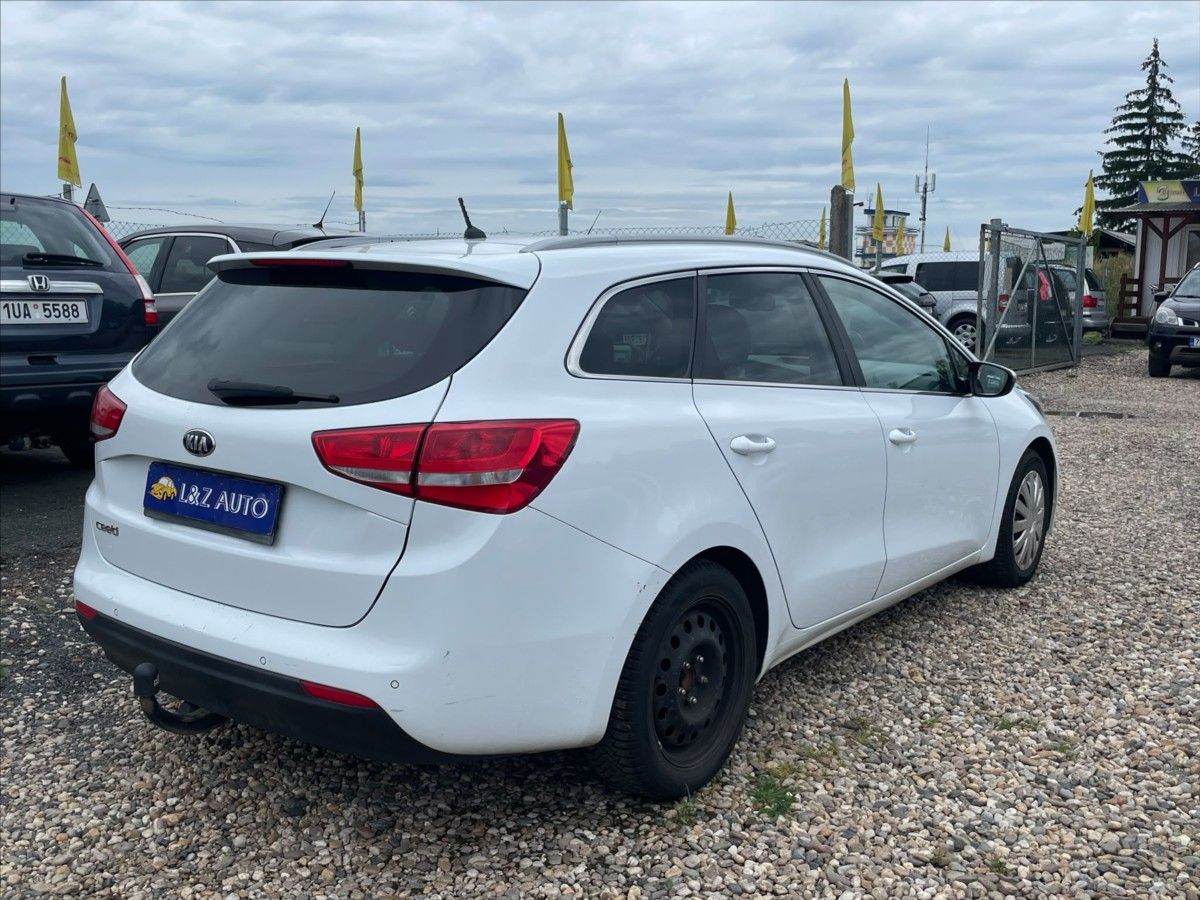 Kia Cee´d, 1,6 GDi - fotka 6