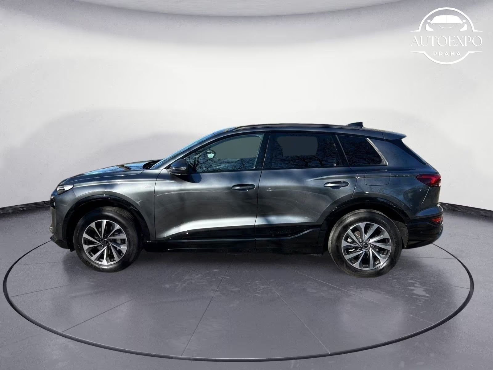 Audi Q6 e-tron, S-LINE - fotka 2