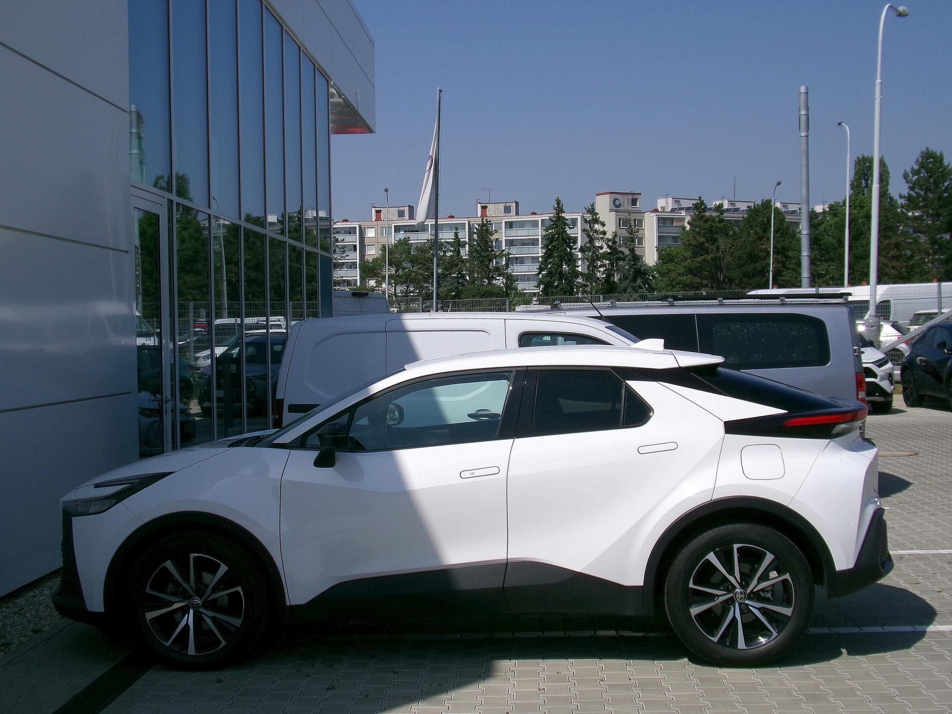 Toyota C-HR, STYLE 1,8 HEV 103kW AT - fotka 4