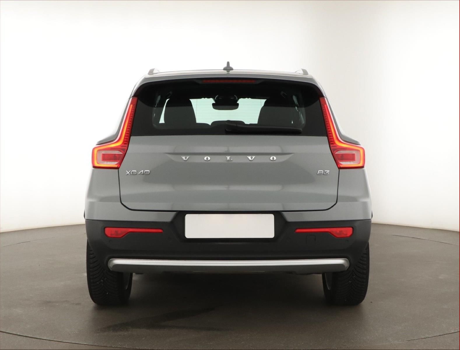 Volvo XC40, B3, Automat, 1.maj, ČR - fotka 4