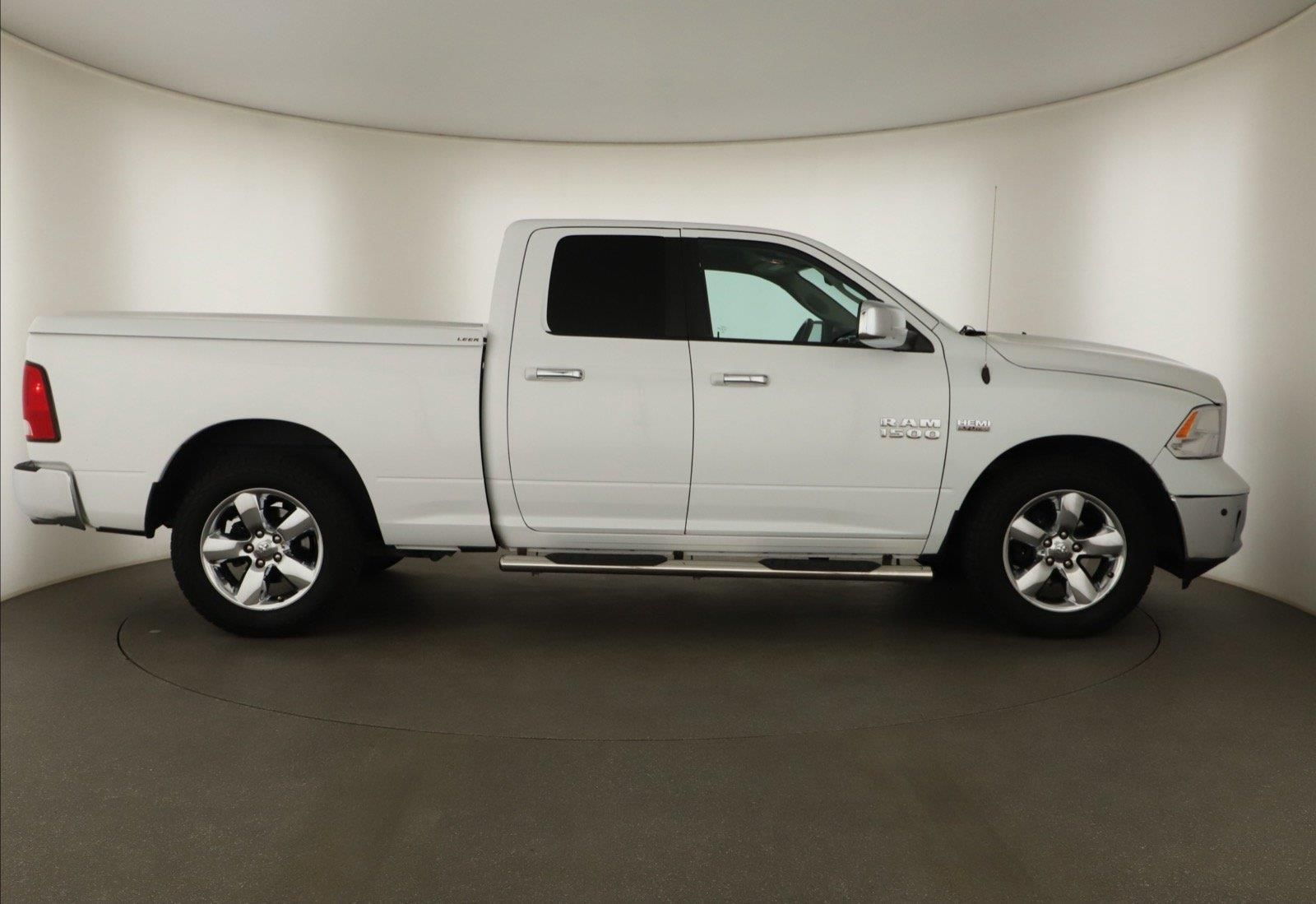 Dodge Ram, 5.7 V8 HEMI, Bighorn, Automat - fotka 6