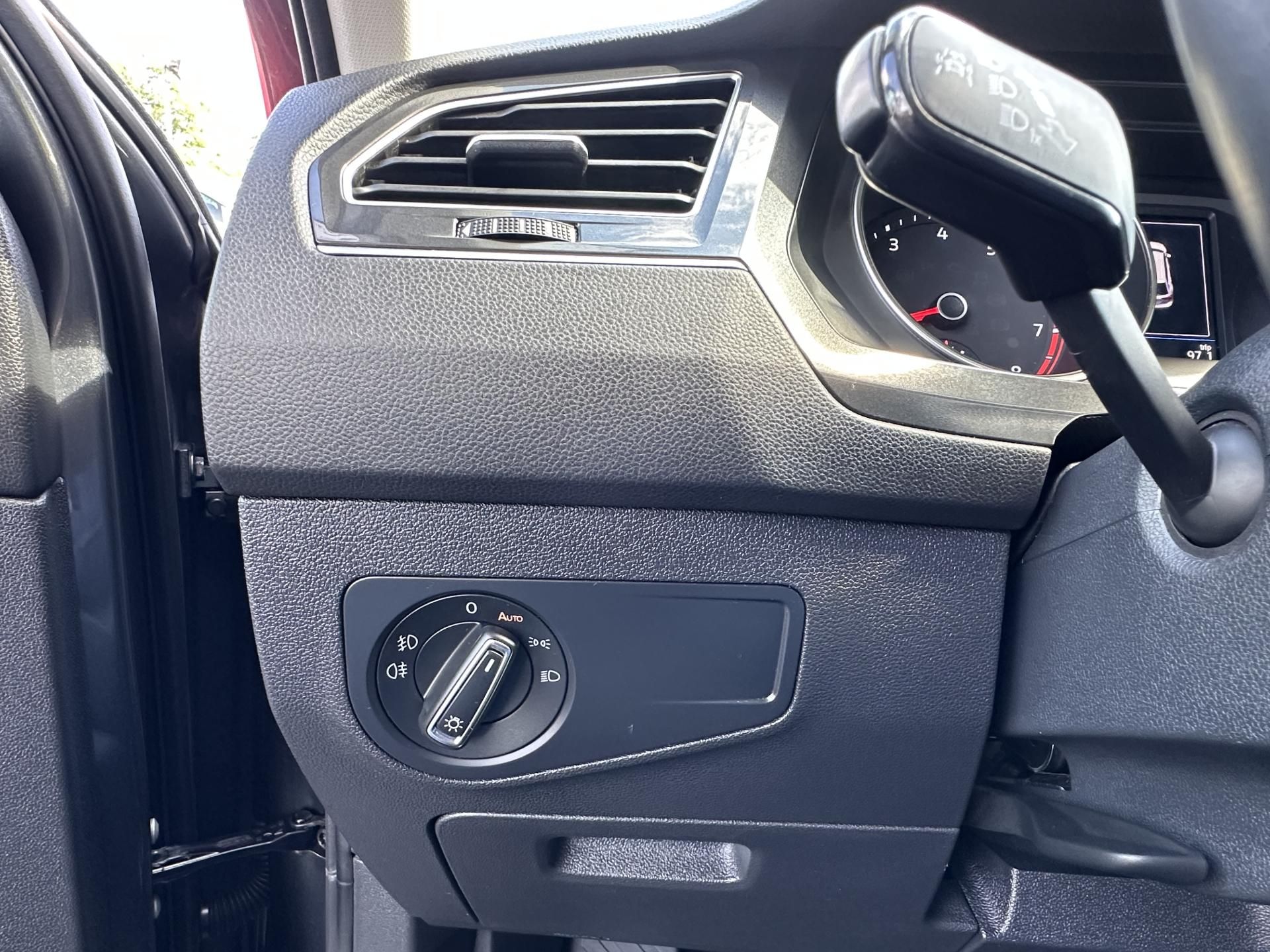Volkswagen Tiguan, 1.4TSI/92kW*1.Maj.* MANUAL*4x2 - fotka 6