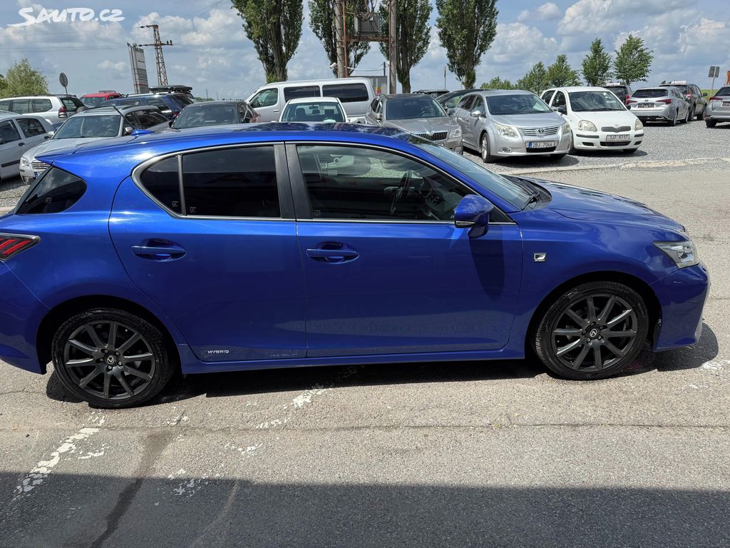 Lexus CT 200h, fotka 10