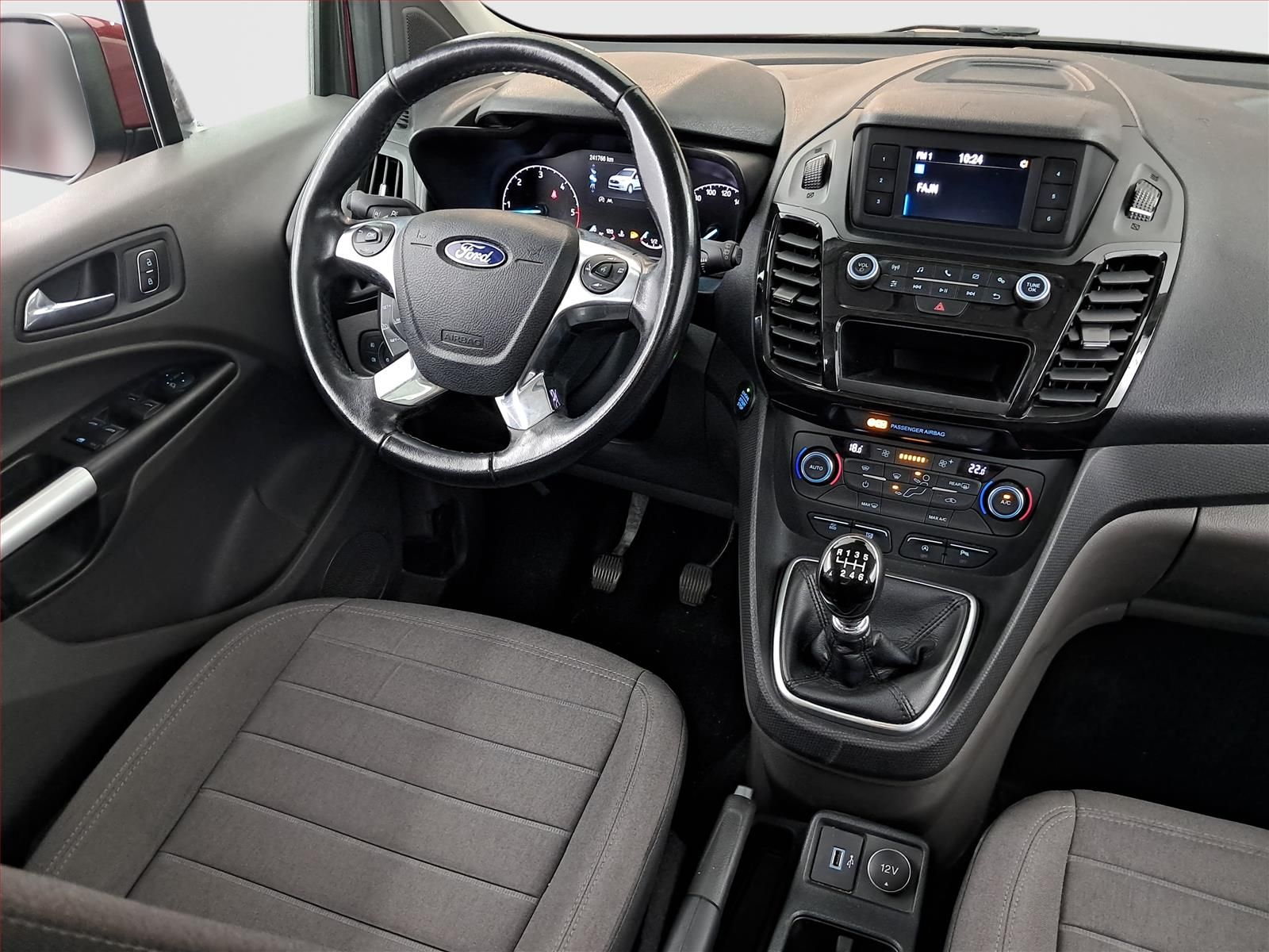 Ford Tourneo Connect, 1.5 TDCi, Titanium, 5Míst - fotka 6