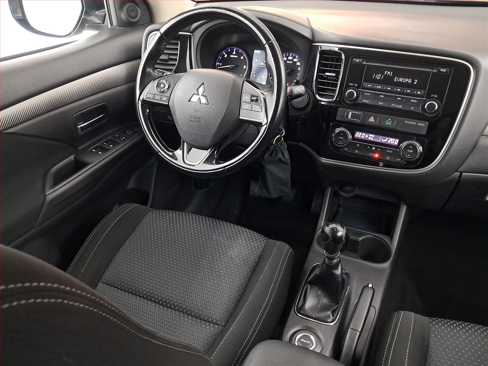 Mitsubishi Outlander, 2.2 DI-D, 4X4 - fotka 6