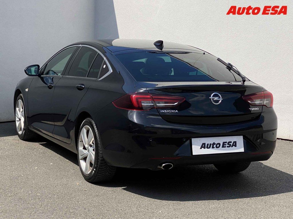 Opel Insignia, 2.0 D - fotka 6