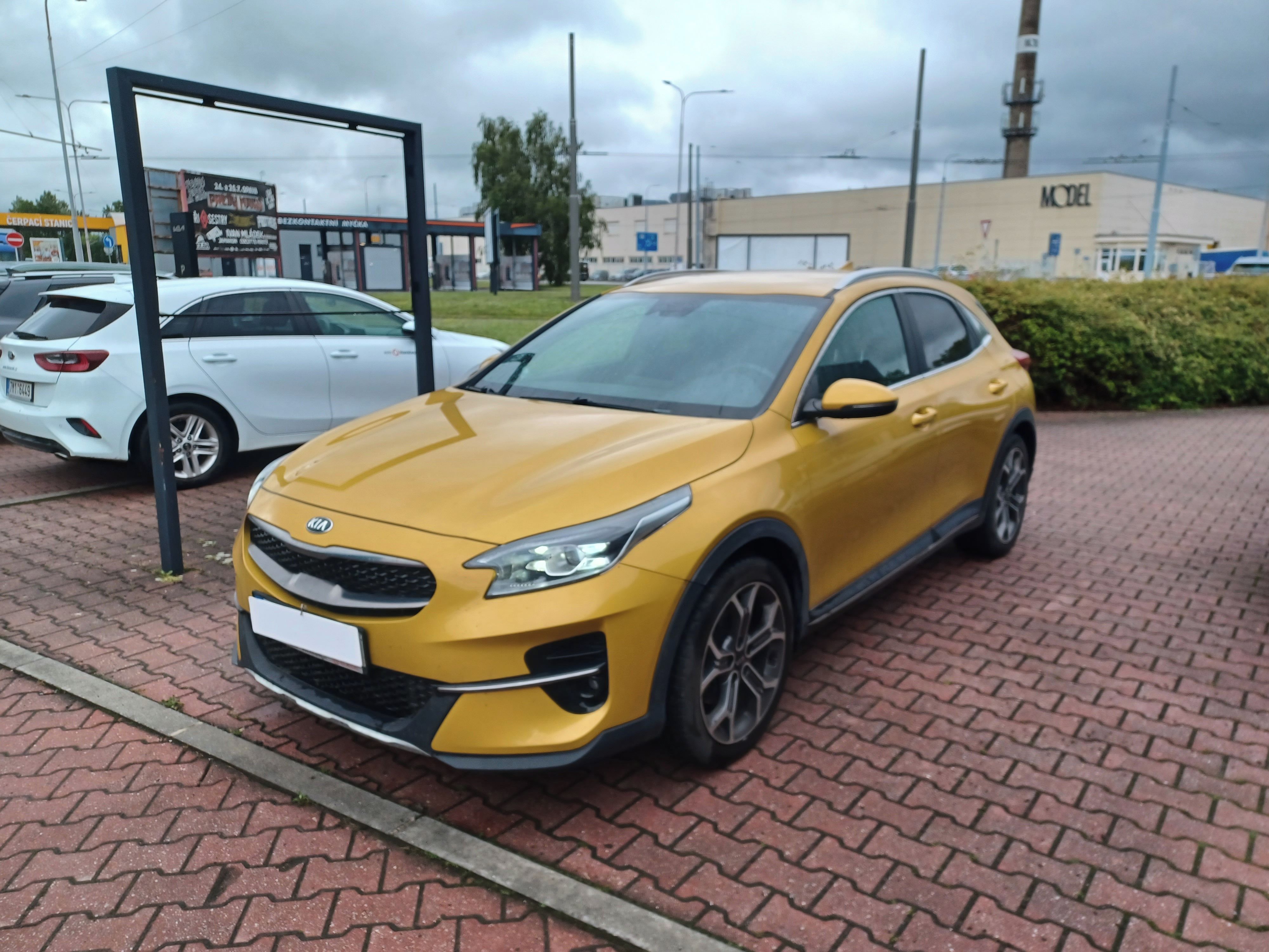 Kia XCee´d, 1.5 T-GDi 118kW 7DCT Spring Ed - fotka 2