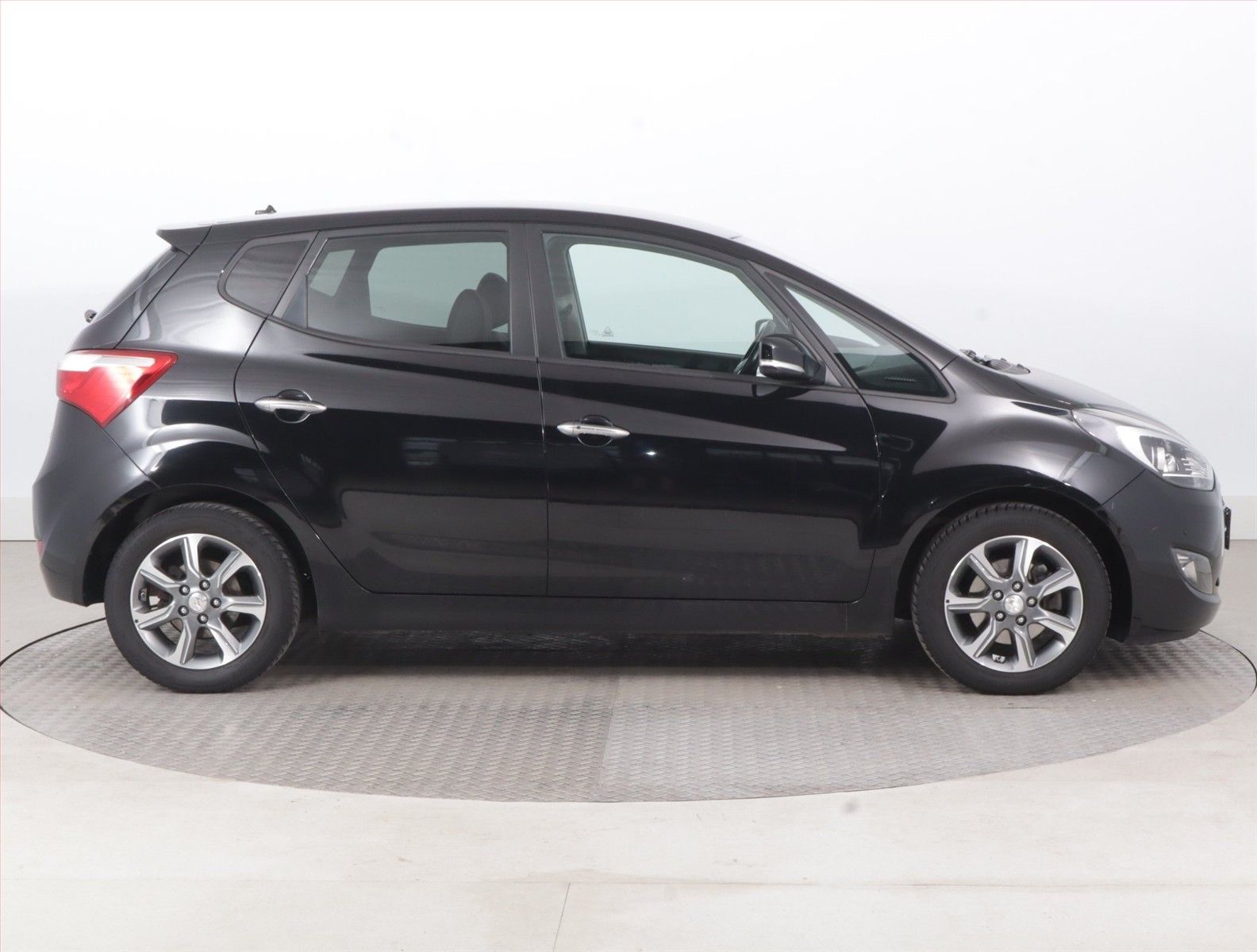 Hyundai ix20, 1.6 CVVT, Automat, Serv.kniha - fotka 6