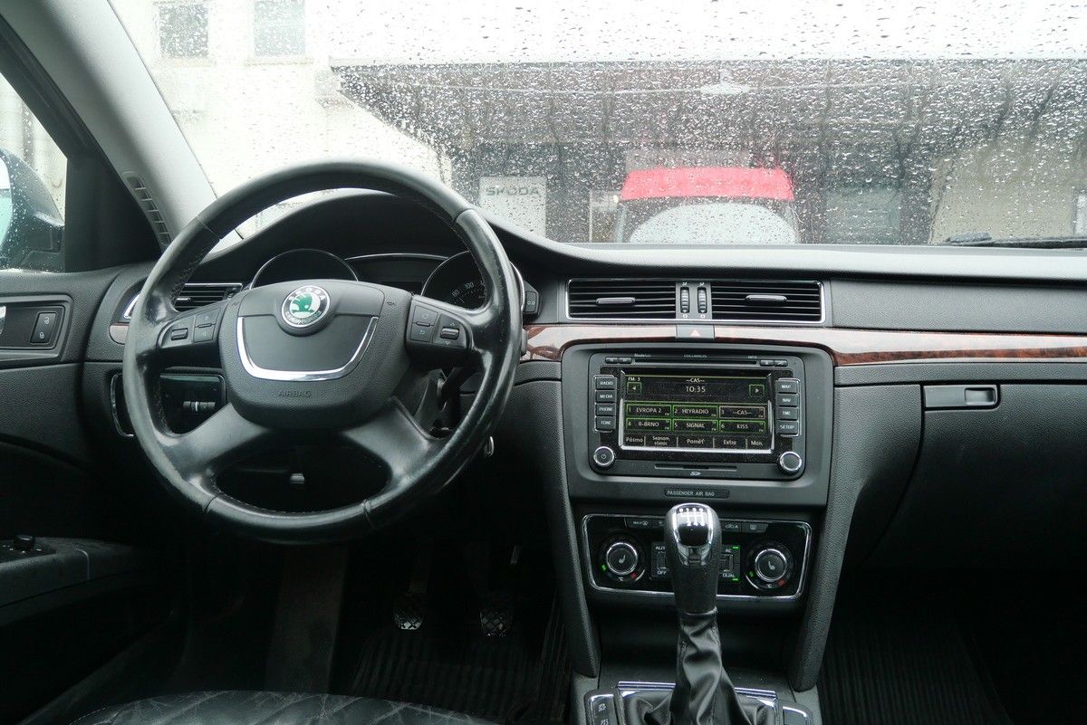 Škoda Superb, 2.0 TDI 103 kW Elegance - fotka 6