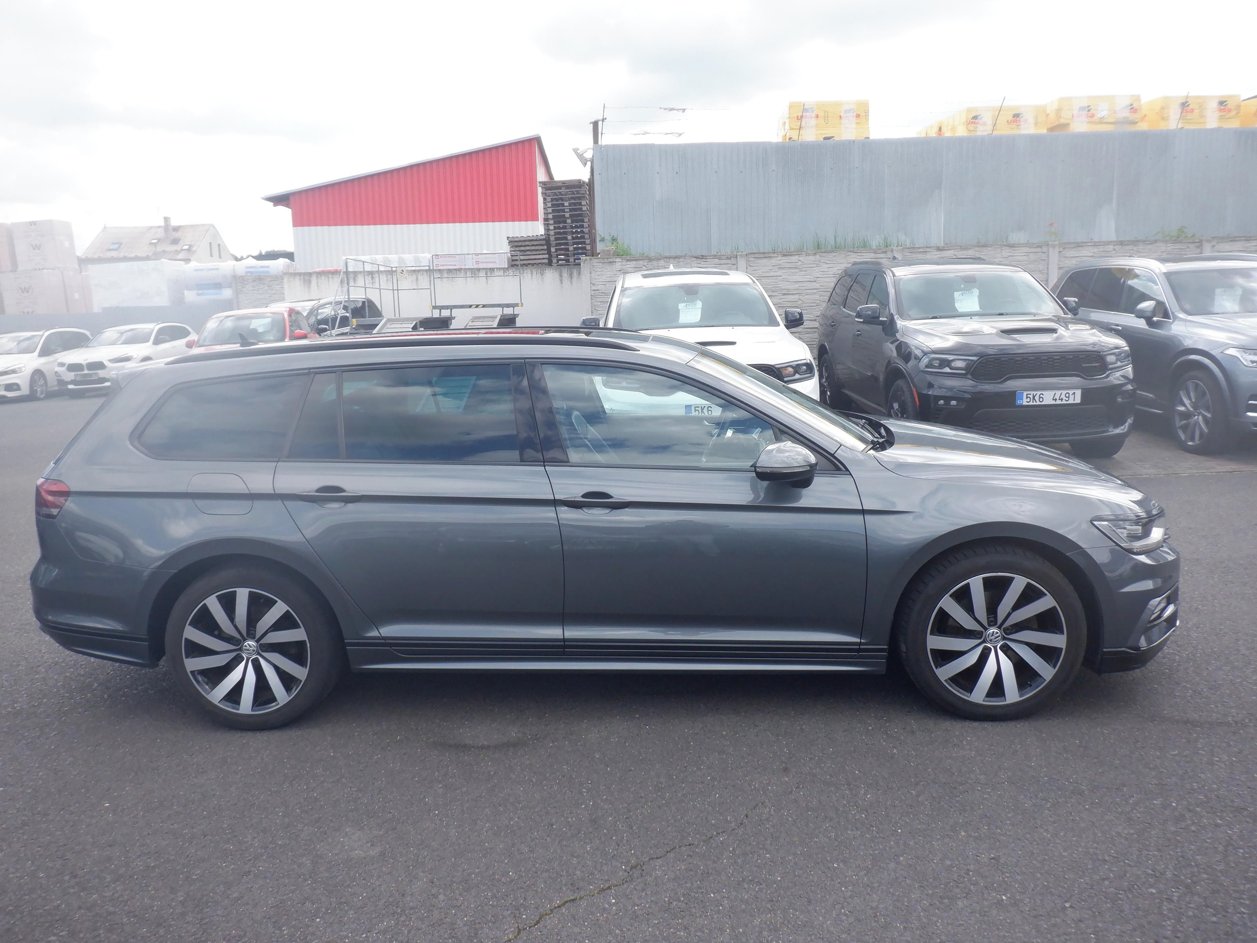 Volkswagen Passat, 2.0 TDI R-Line,DSG,DPH - fotka 4