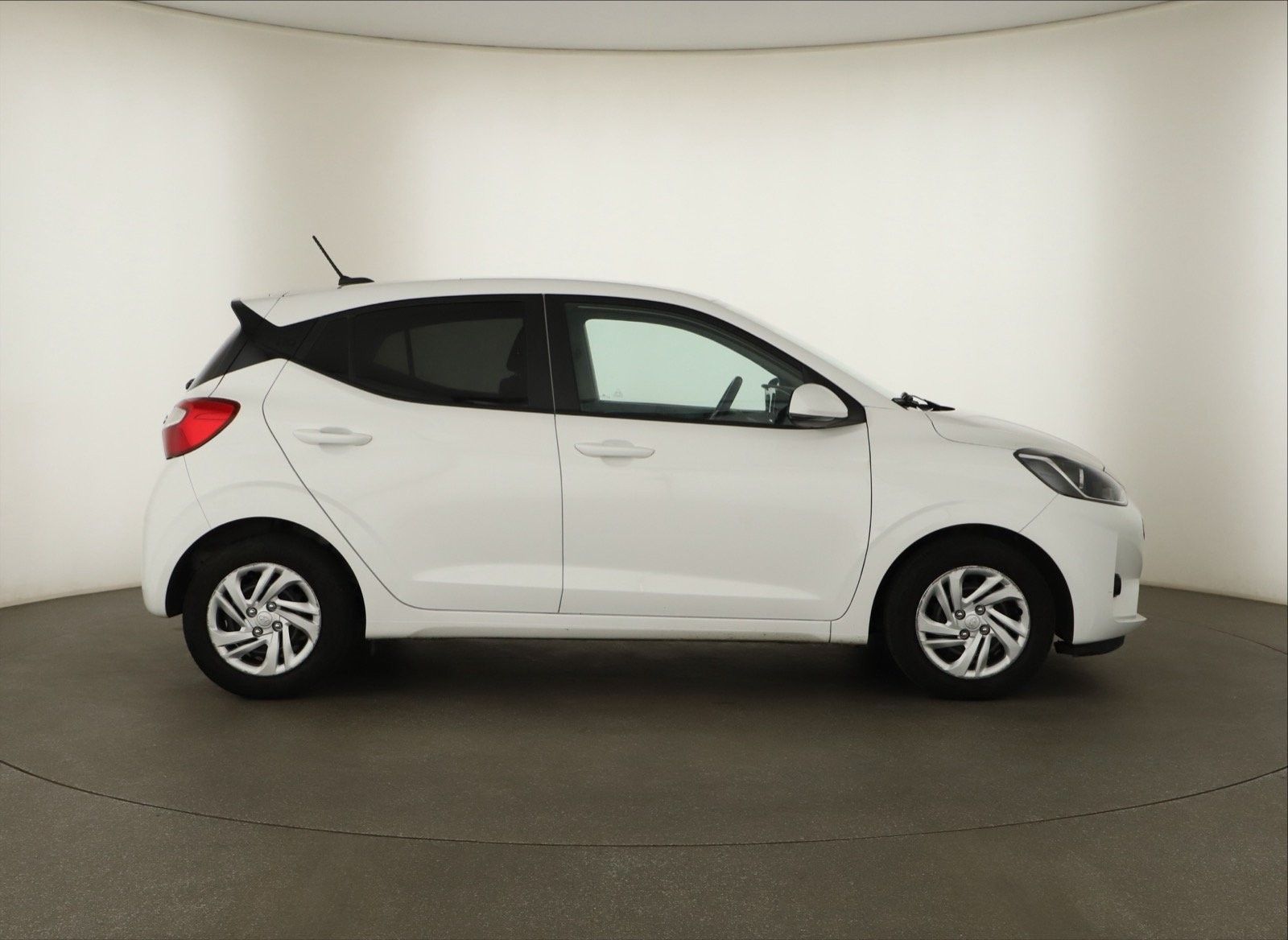 Hyundai i10, 1.0, Automat, ČR,1.maj - fotka 6