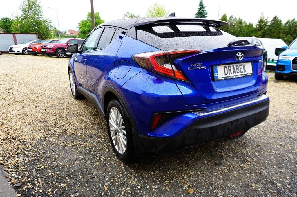 Toyota C-HR, ACTIVE 1,8 HYBRID 72 kW - fotka 6